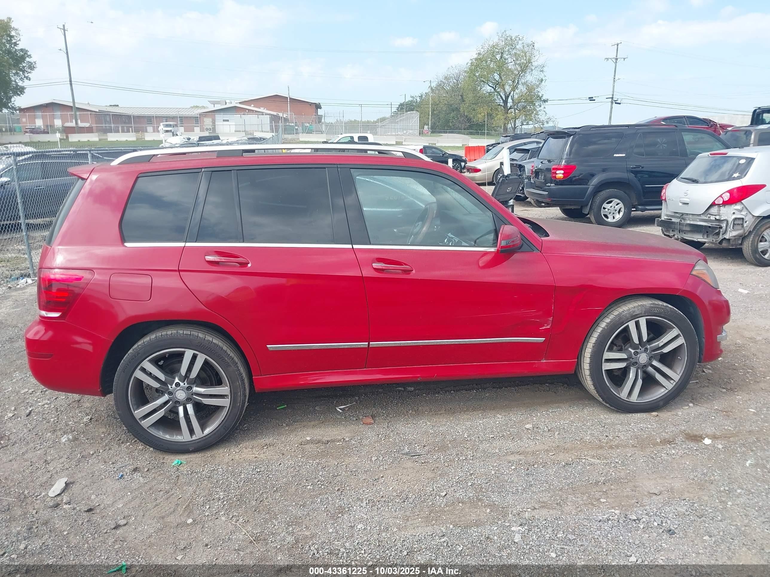 2015 Mercedes-benz Glk 350   Red vin: WDCGG5HB8FG364223