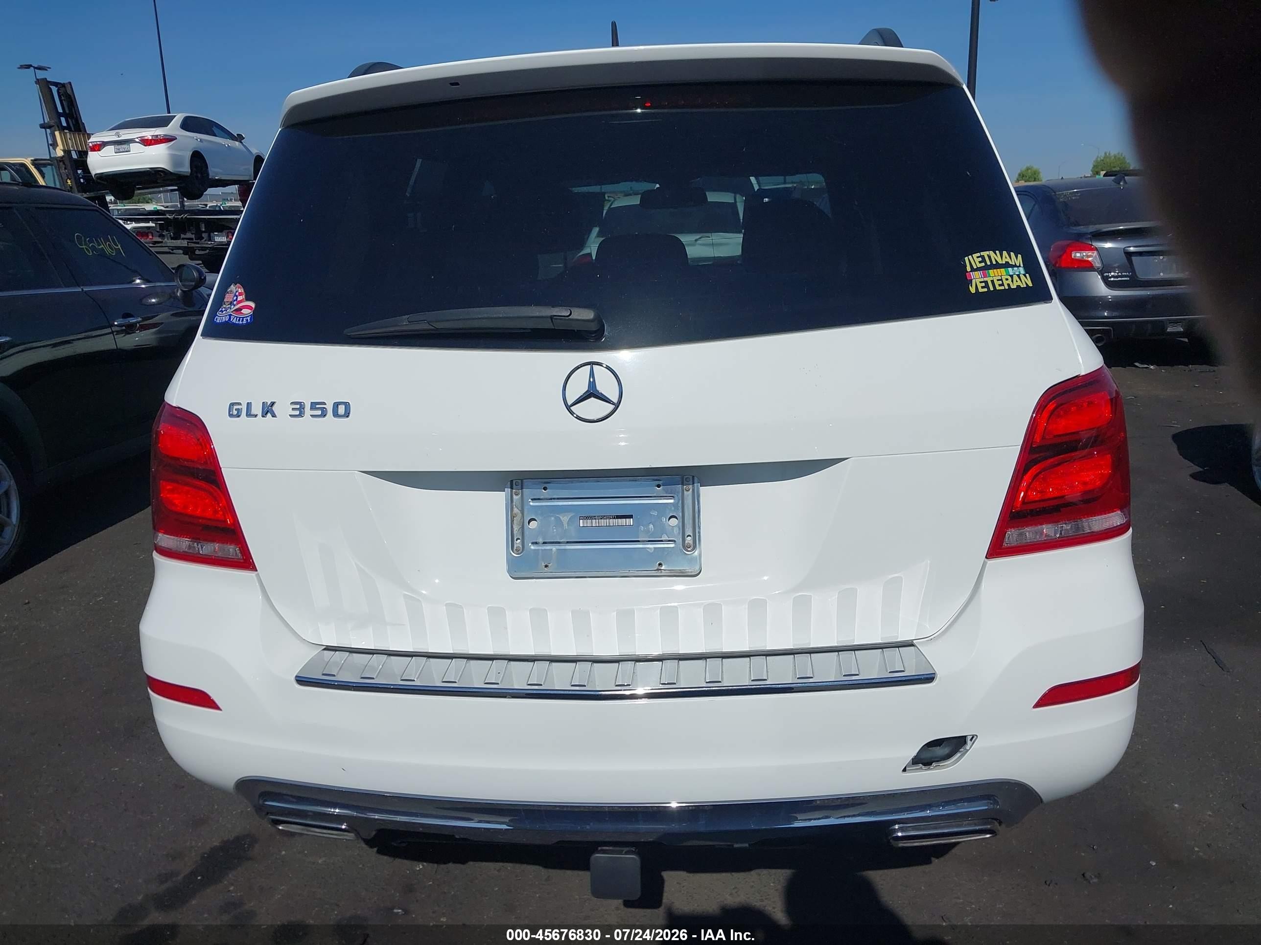 2015 Mercedes-benz Glk 350   White vin: WDCGG5HB8FG402971