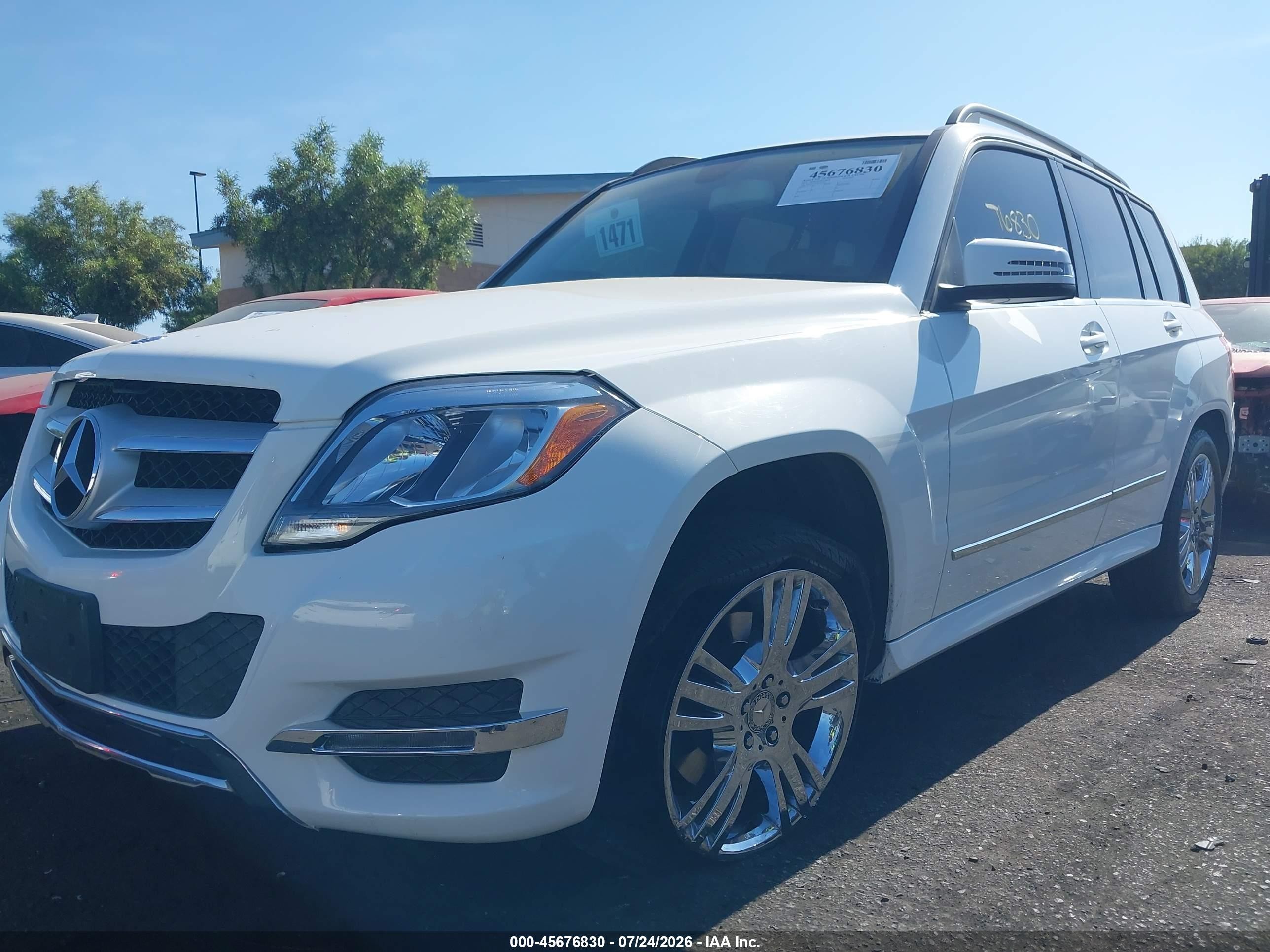 2015 Mercedes-benz Glk 350   White vin: WDCGG5HB8FG402971