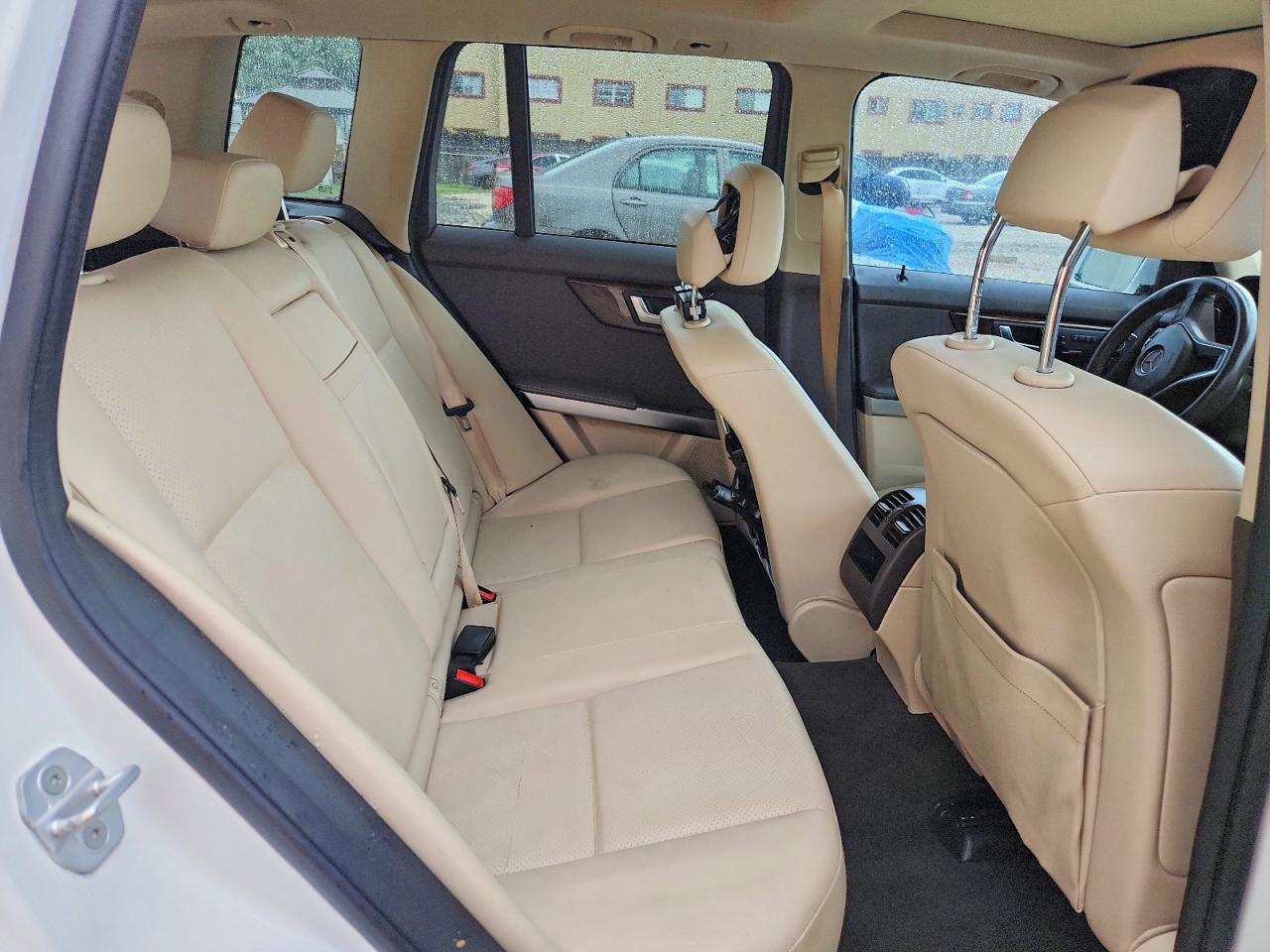 2015 Mercedes-benz Glk 350 White vin: WDCGG5HB8FG439339