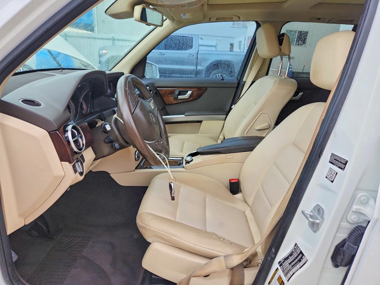 2015 Mercedes-benz Glk 350 White vin: WDCGG5HB8FG439339