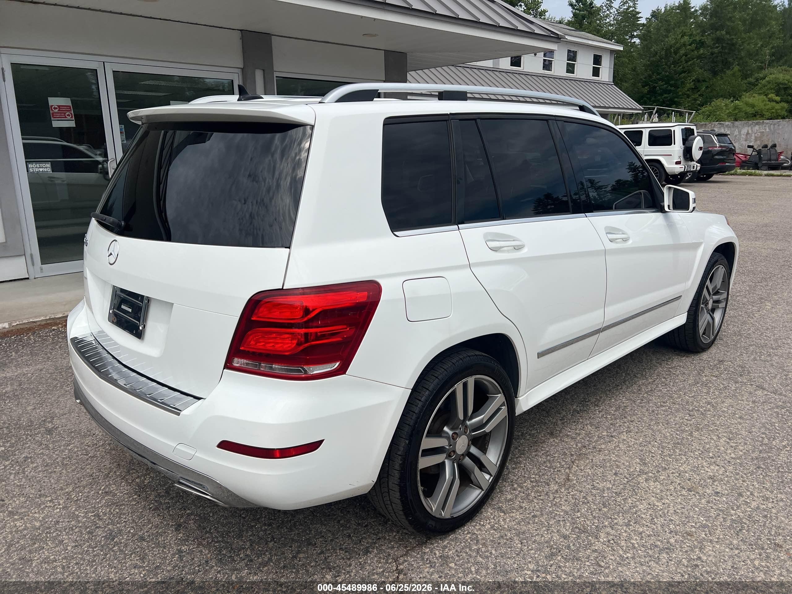 2013 Mercedes-benz Glk 350   White vin: WDCGG5HB9DG018677