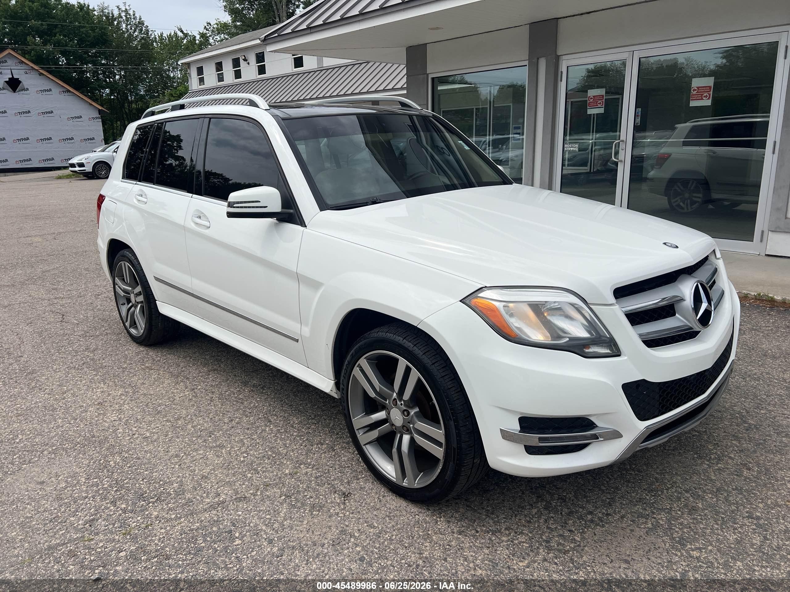 2013 Mercedes-benz Glk 350   White vin: WDCGG5HB9DG018677