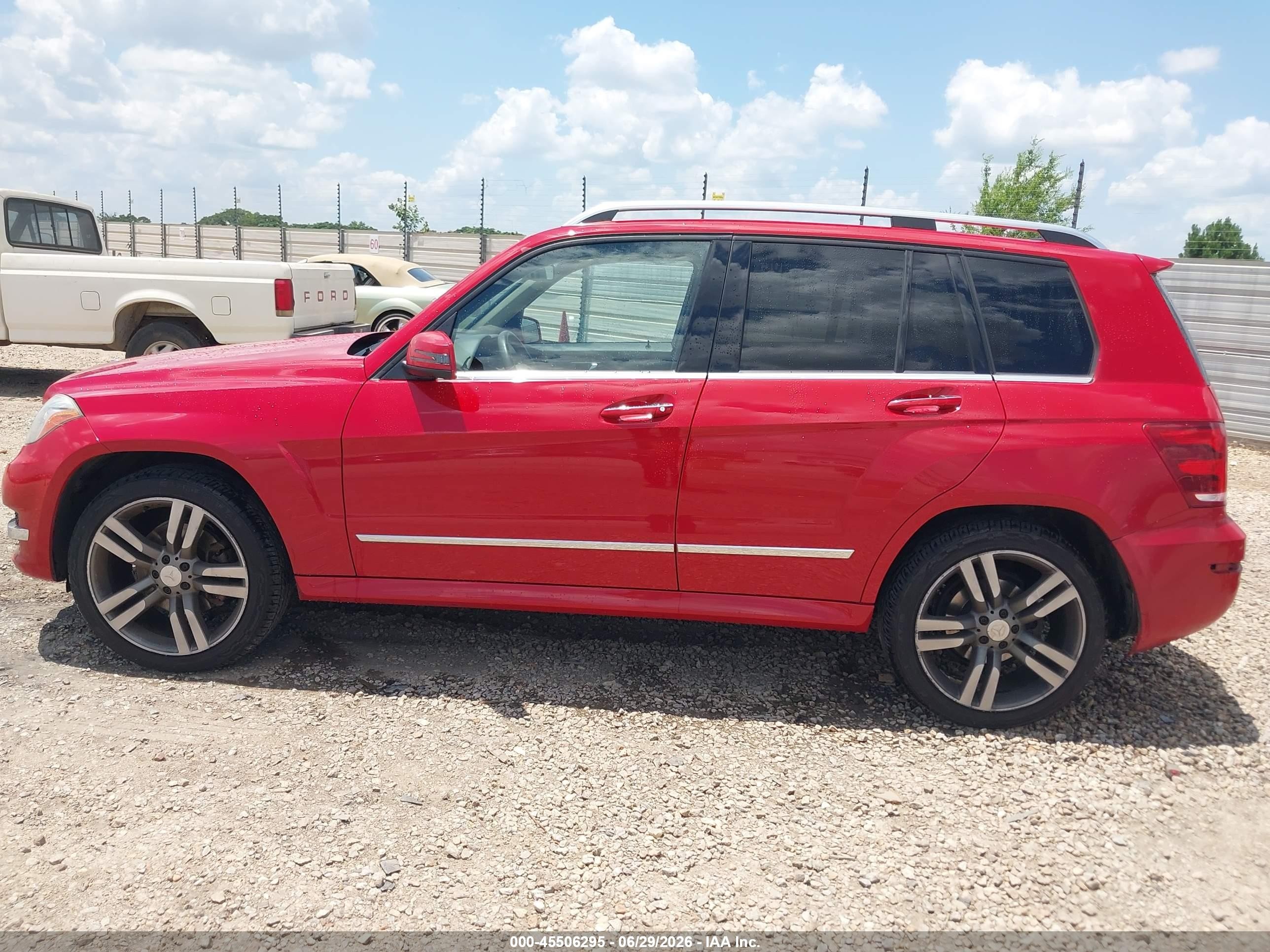 2014 Mercedes-benz Glk 350   Red vin: WDCGG5HB9EG158651