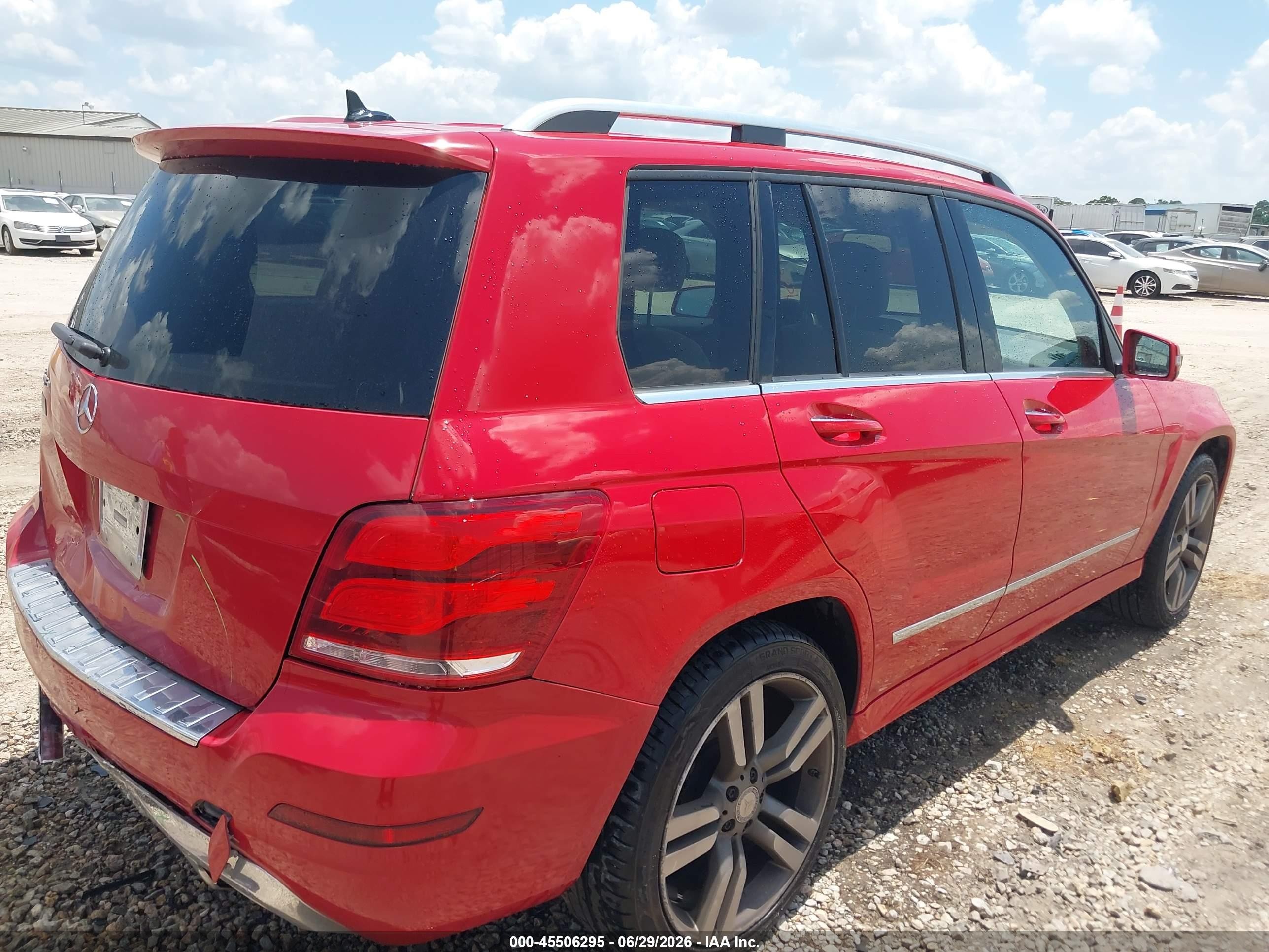 2014 Mercedes-benz Glk 350   Red vin: WDCGG5HB9EG158651