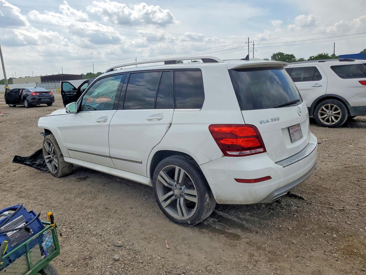 2014 Mercedes-benz Glk 350 White vin: WDCGG5HB9EG237074