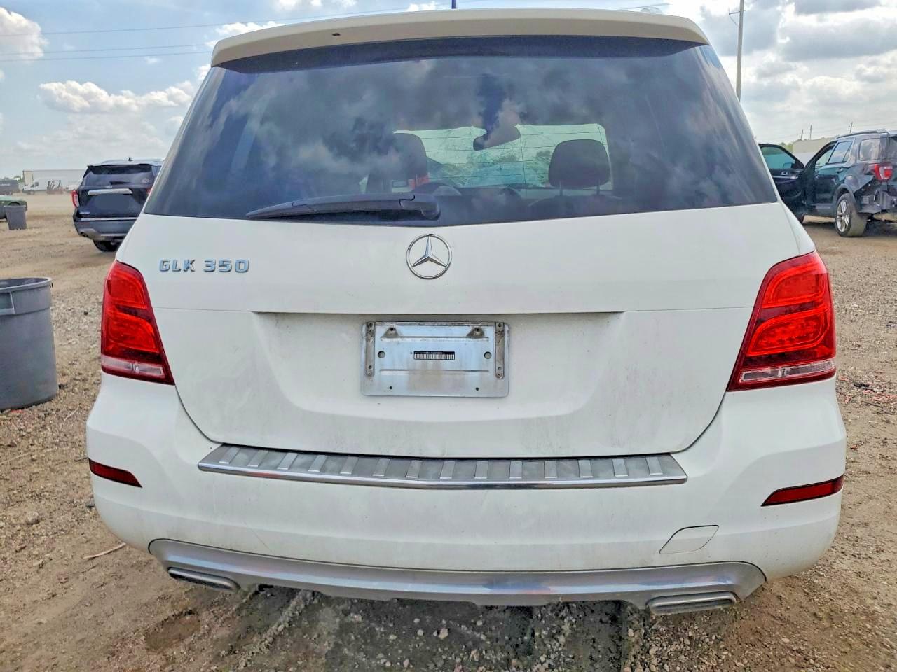 2014 Mercedes-benz Glk 350 White vin: WDCGG5HB9EG237074