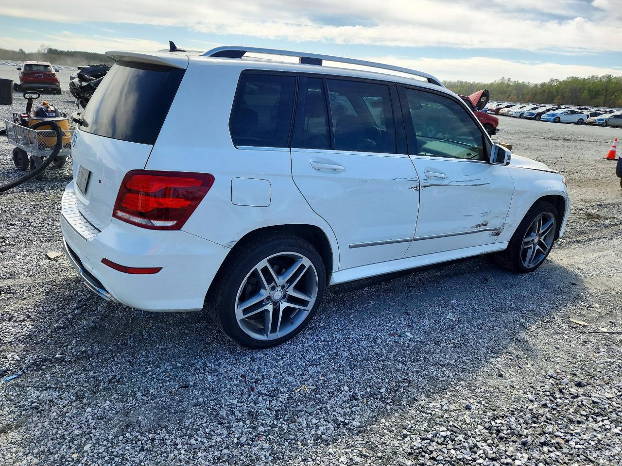 2015 Mercedes-benz Glk Белый vin: WDCGG5HB9FG374517