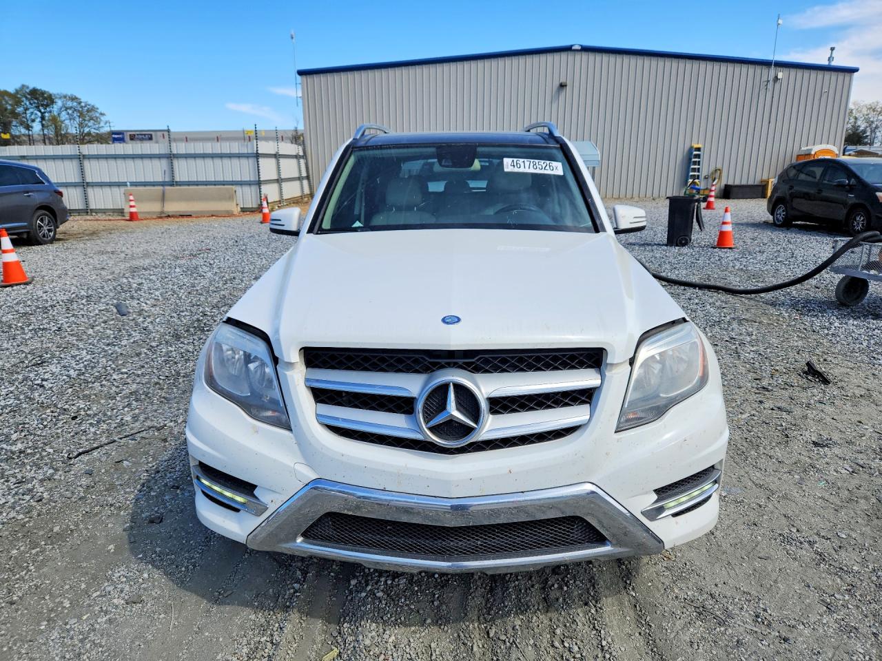2015 Mercedes-benz Glk Белый vin: WDCGG5HB9FG374517