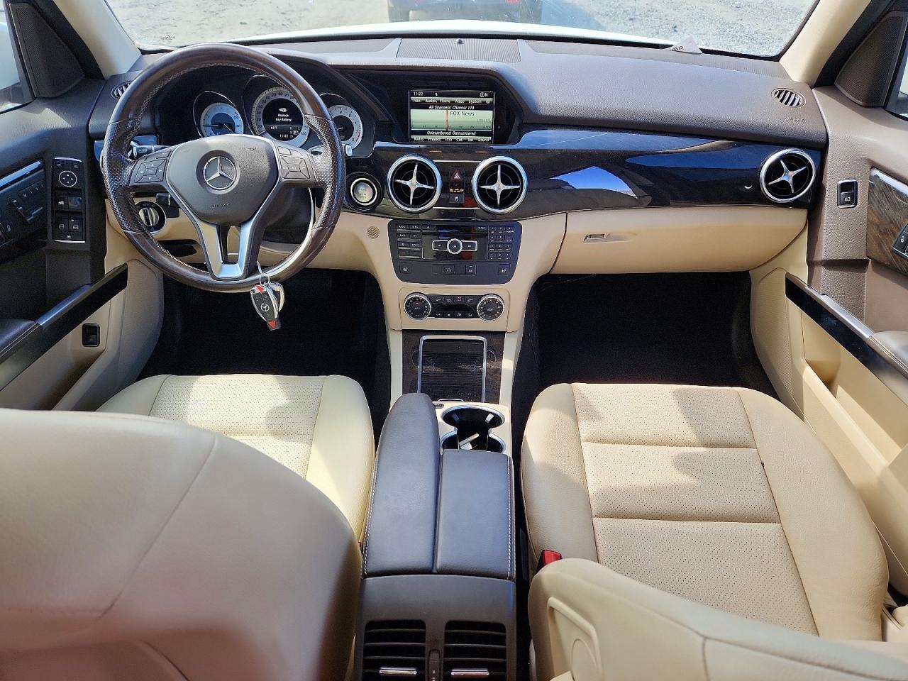 2015 Mercedes-benz Glk Белый vin: WDCGG5HB9FG374517