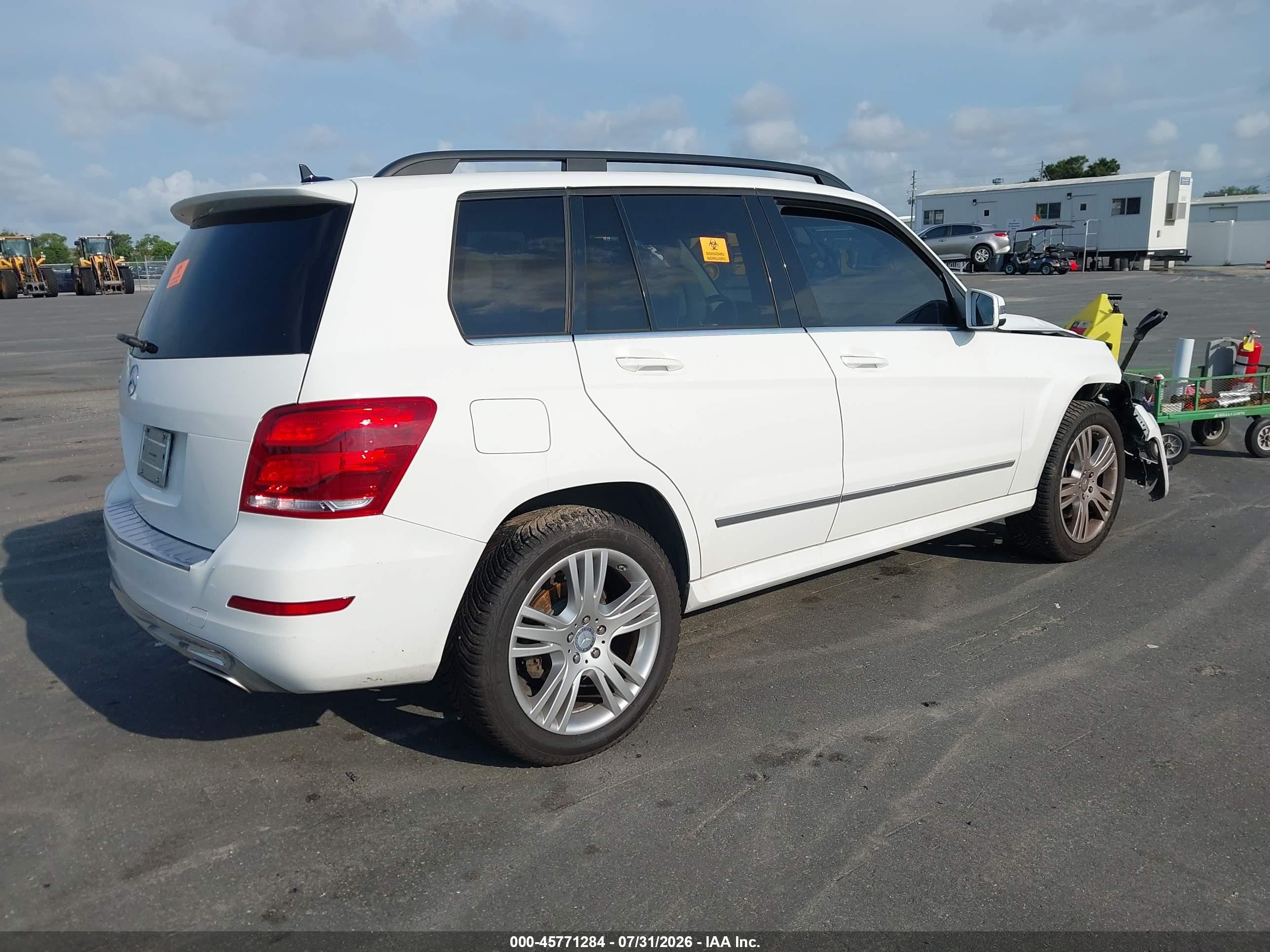 2015 Mercedes-benz Glk 350   White vin: WDCGG5HB9FG439494