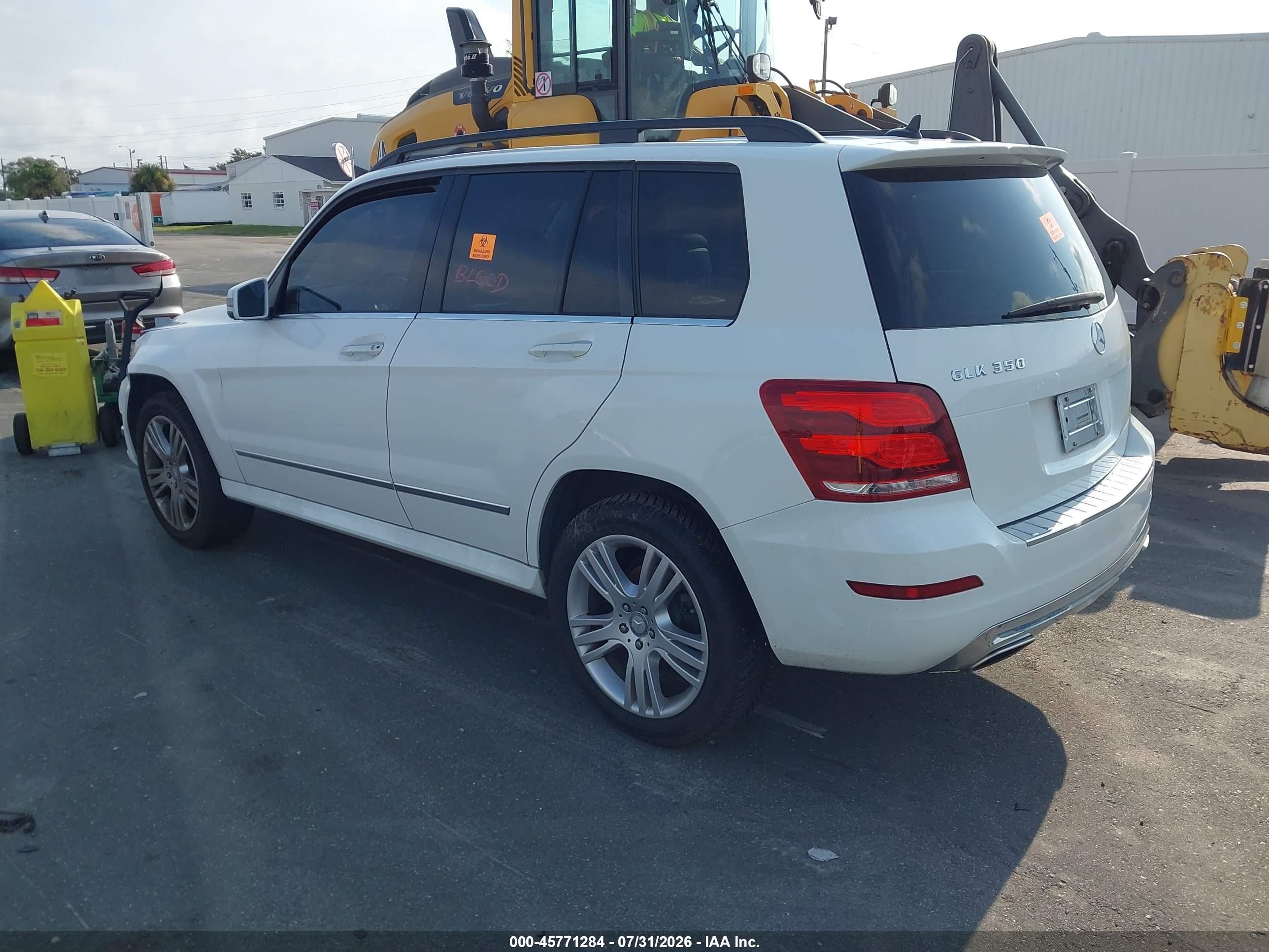 2015 Mercedes-benz Glk 350   White vin: WDCGG5HB9FG439494
