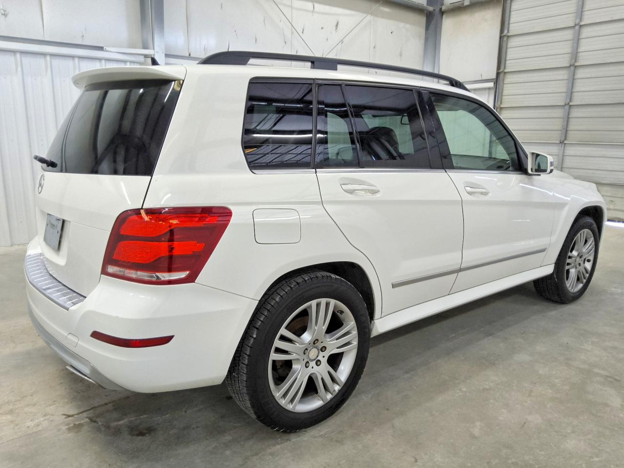 2013 Mercedes-benz Glk 350 White vin: WDCGG5HBXDG017733