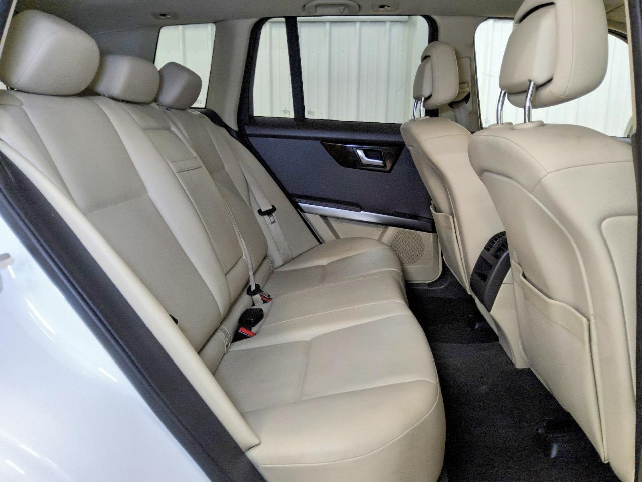 2013 Mercedes-benz Glk 350 White vin: WDCGG5HBXDG017733