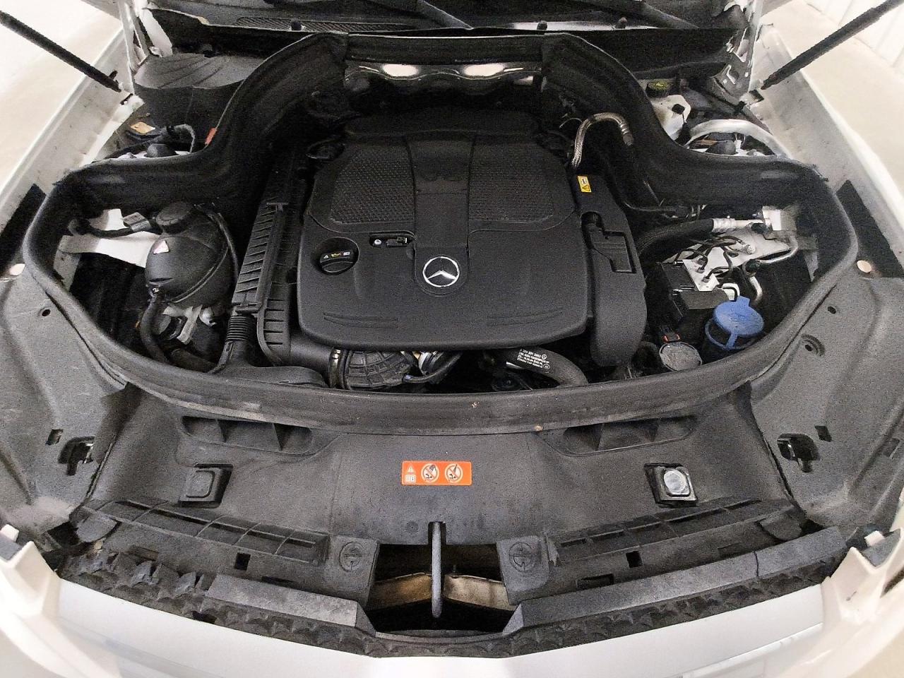 2013 Mercedes-benz Glk 350 White vin: WDCGG5HBXDG017733