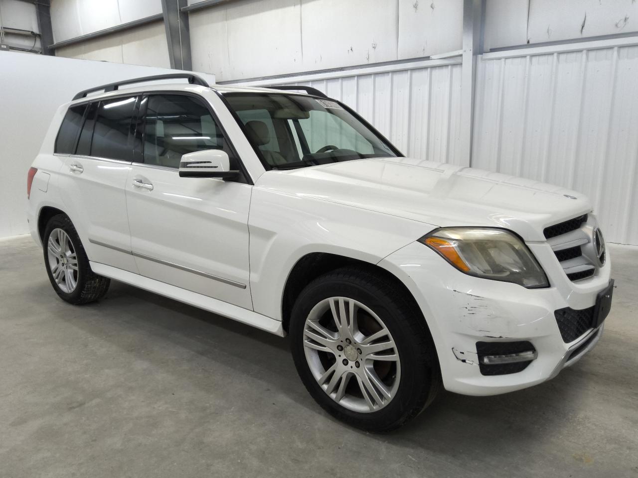 2013 Mercedes-benz Glk 350 White vin: WDCGG5HBXDG017733 Damage: Front Bumper/Cover, Broken, Replacement Required