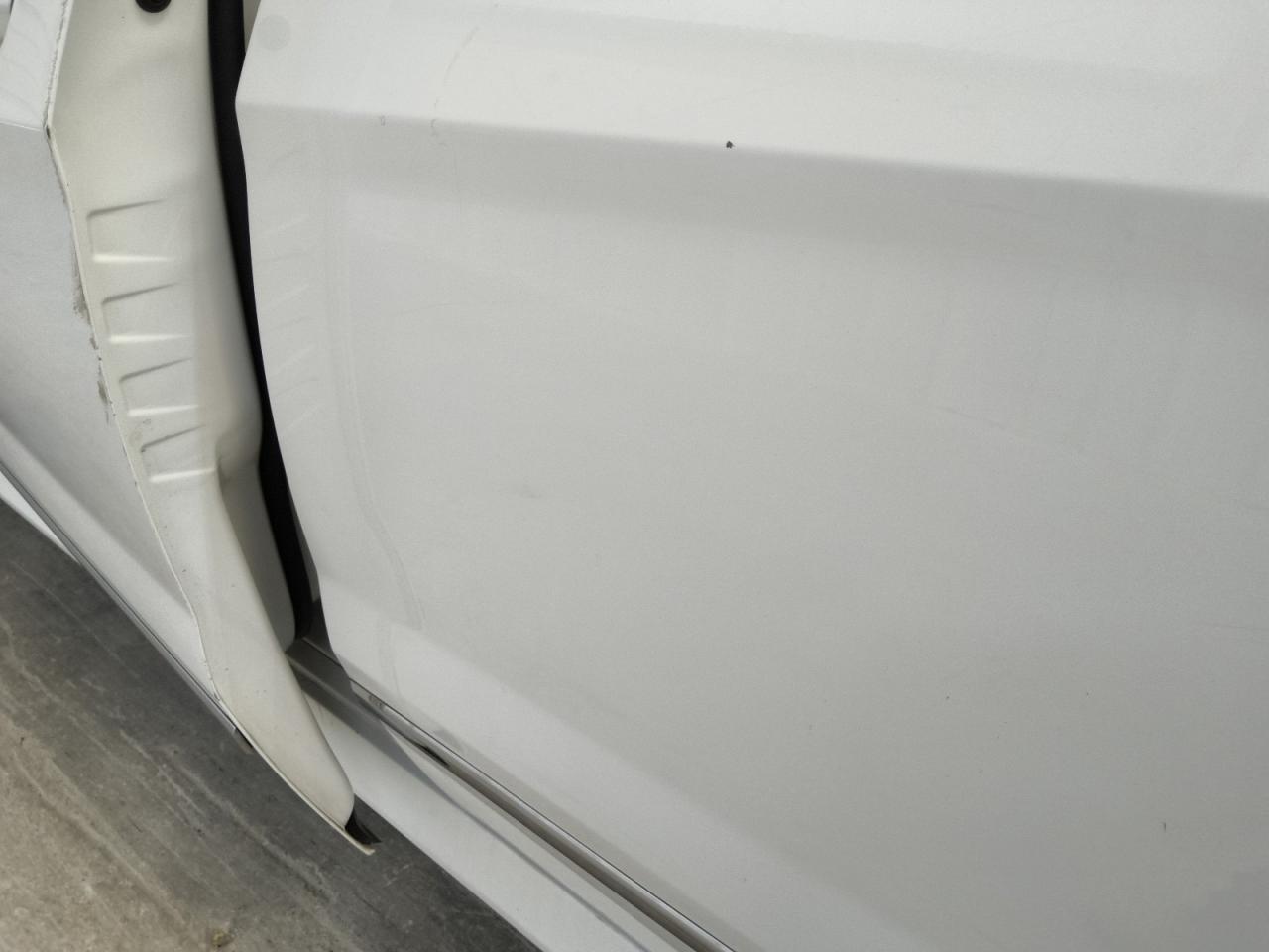 2013 Mercedes-benz Glk 350 White vin: WDCGG5HBXDG017733 Damage: Left Rear Door, Chipped, 2