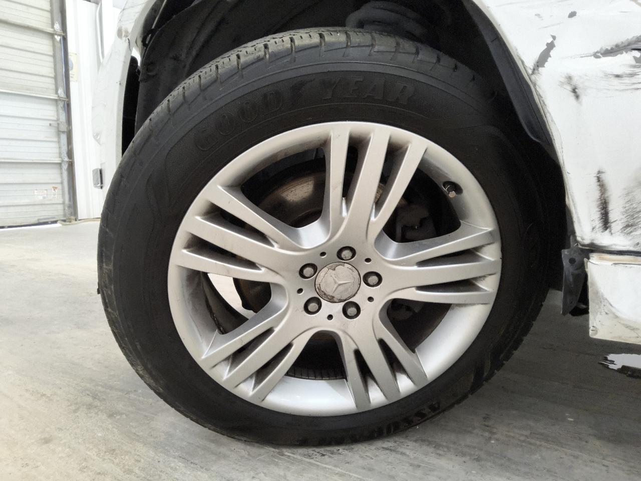 2013 Mercedes-benz Glk 350 White vin: WDCGG5HBXDG017733 Damage: Left Front Wheel, Curb Rash, 1/2 To 1 Inch