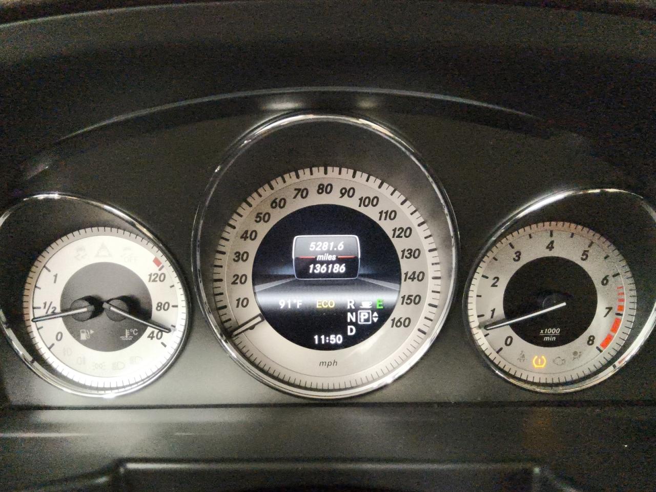 2013 Mercedes-benz Glk 350 White vin: WDCGG5HBXDG017733 Damage: Warning - Tire Pressure, On, Unacceptable