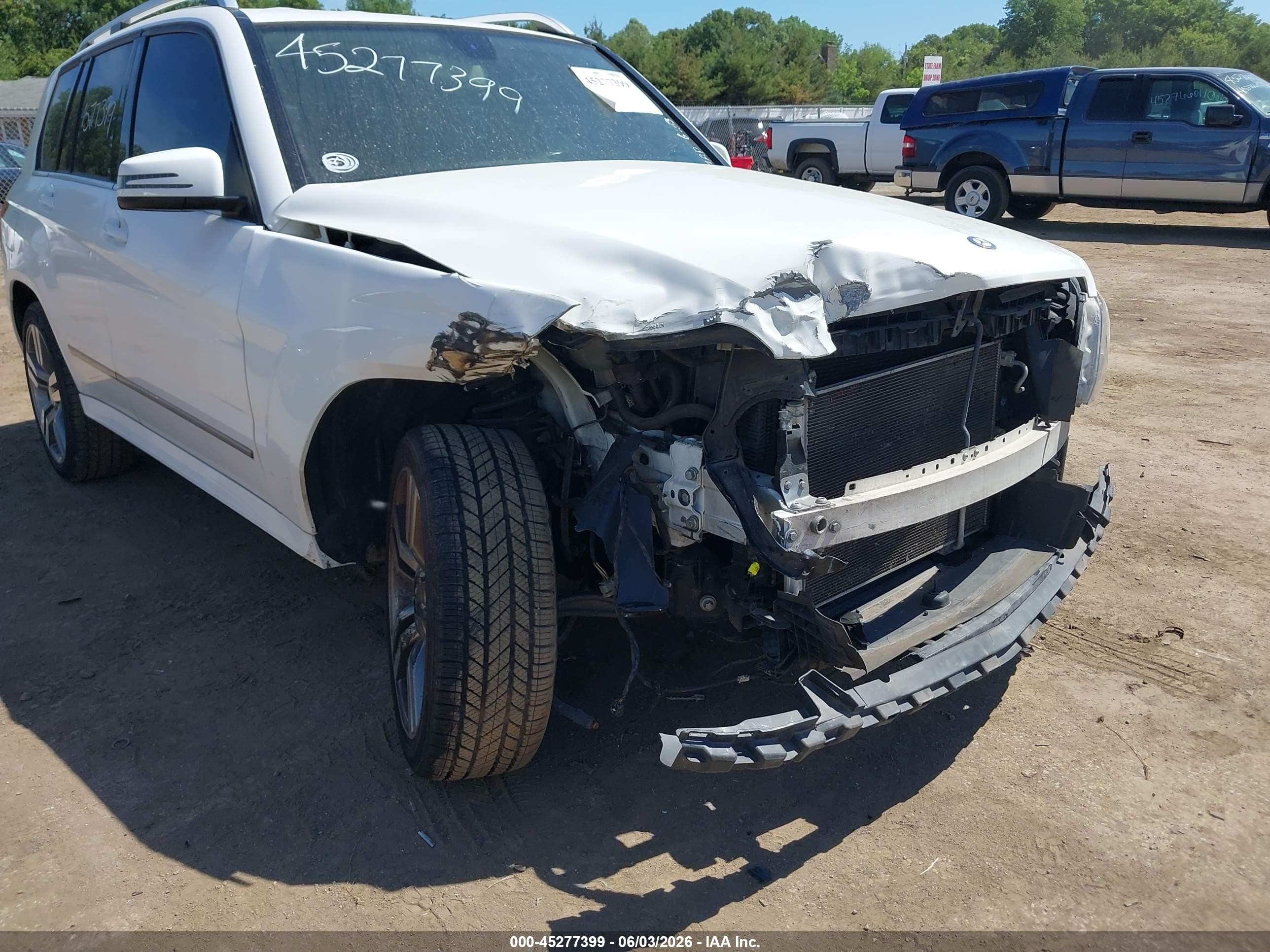 2013 Mercedes-benz Glk 350   White vin: WDCGG5HBXDG128928