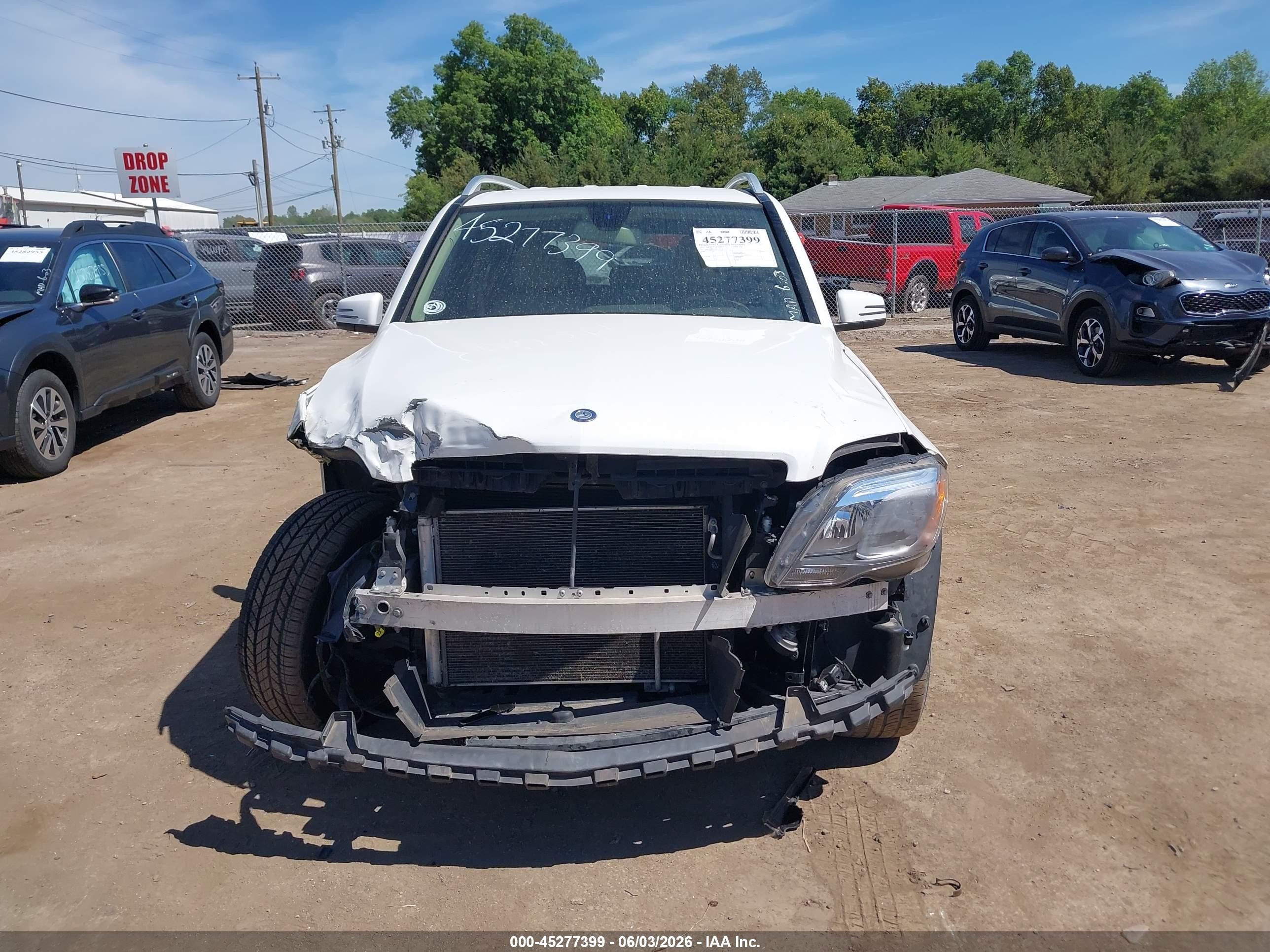 2013 Mercedes-benz Glk 350   White vin: WDCGG5HBXDG128928