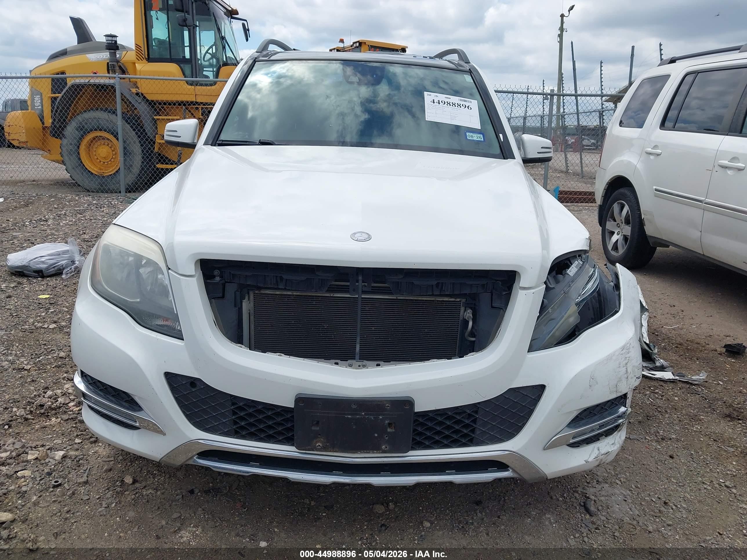 2015 Mercedes-benz Glk 350   White vin: WDCGG5HBXFG425586