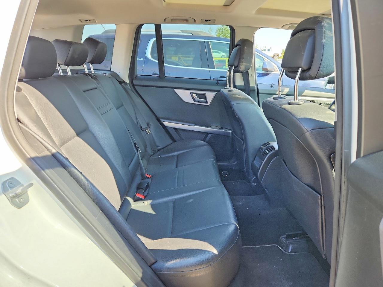 2010 Mercedes-benz Glk 350 4matic White vin: WDCGG8HB0AF324041