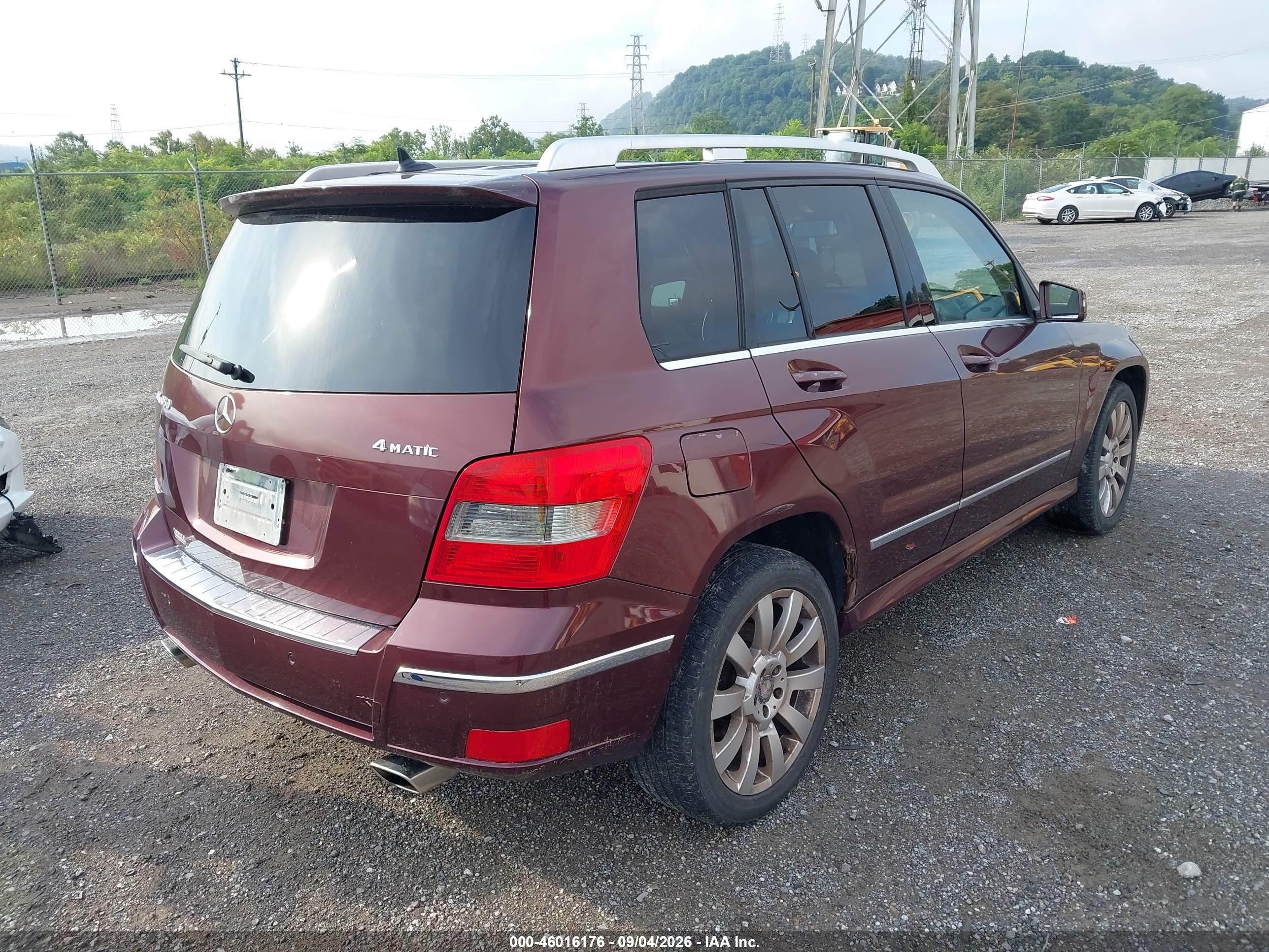 2011 Mercedes-benz Glk 350 4matic Red vin: WDCGG8HB1BF557444