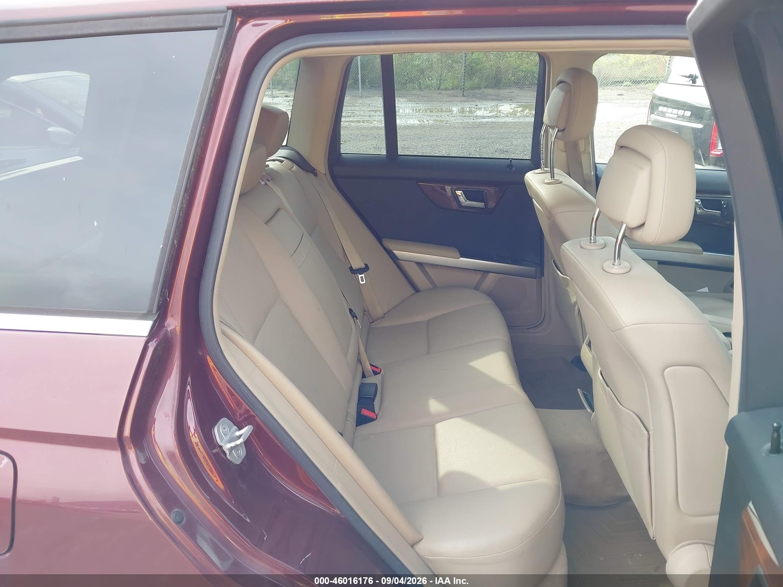 2011 Mercedes-benz Glk 350 4matic Red vin: WDCGG8HB1BF557444