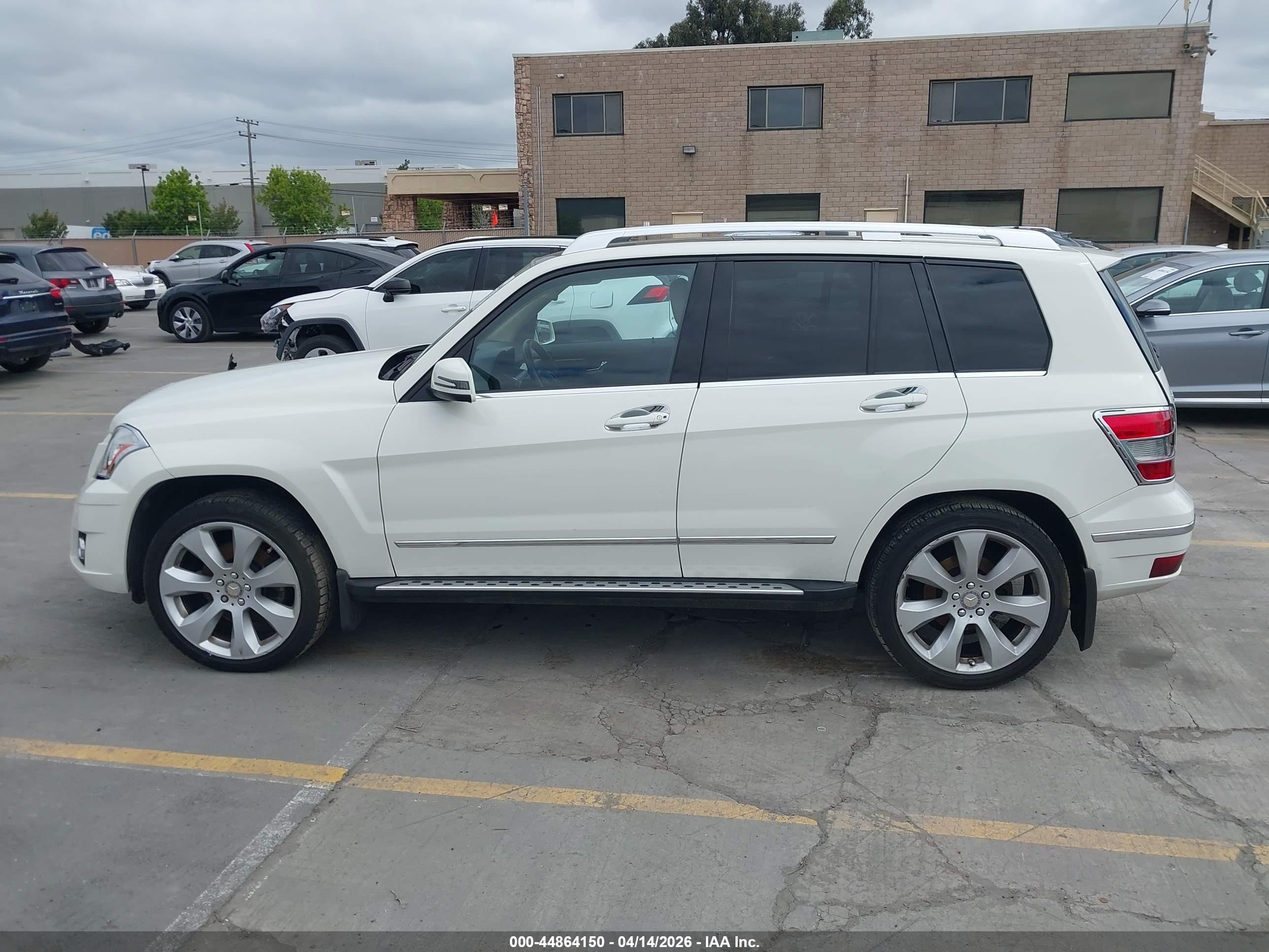 2010 Mercedes-benz Glk 350 4matic White vin: WDCGG8HB2AF323957