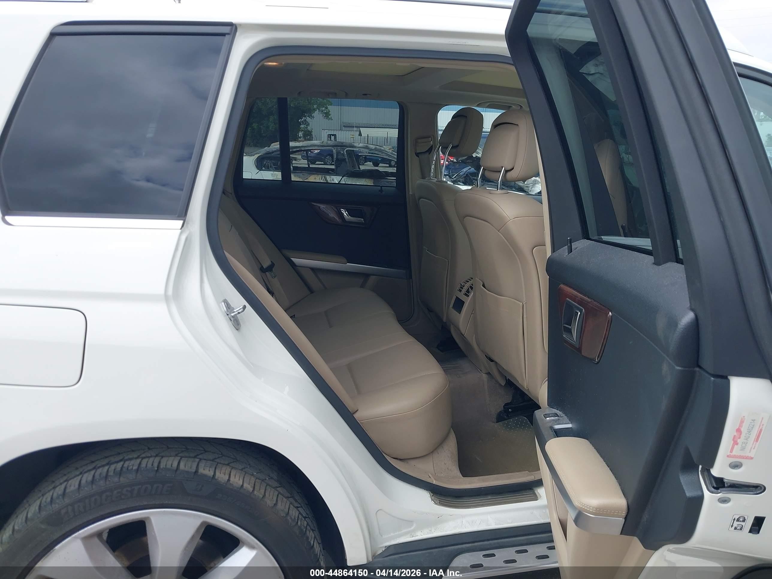 2010 Mercedes-benz Glk 350 4matic White vin: WDCGG8HB2AF323957
