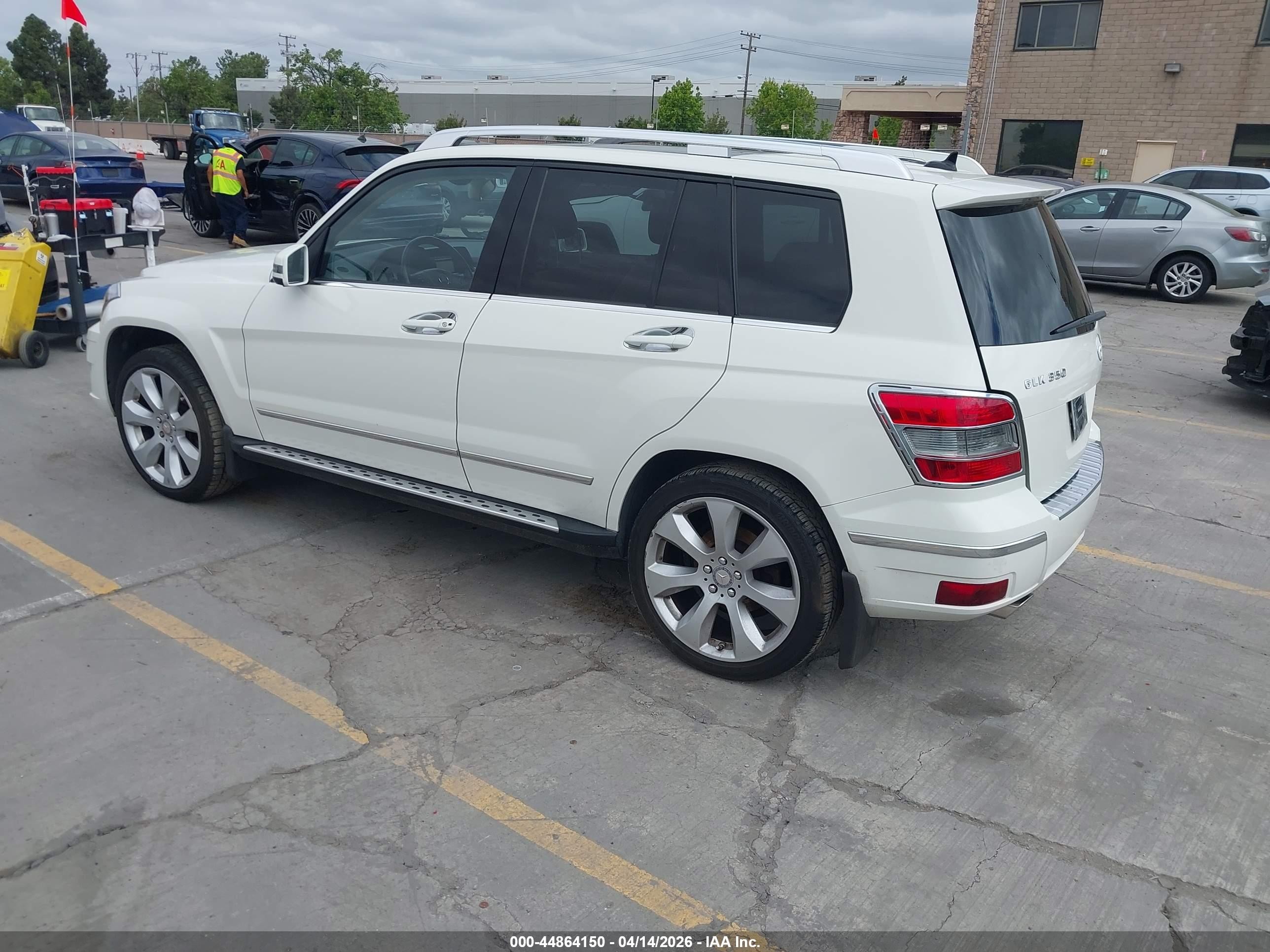 2010 Mercedes-benz Glk 350 4matic White vin: WDCGG8HB2AF323957