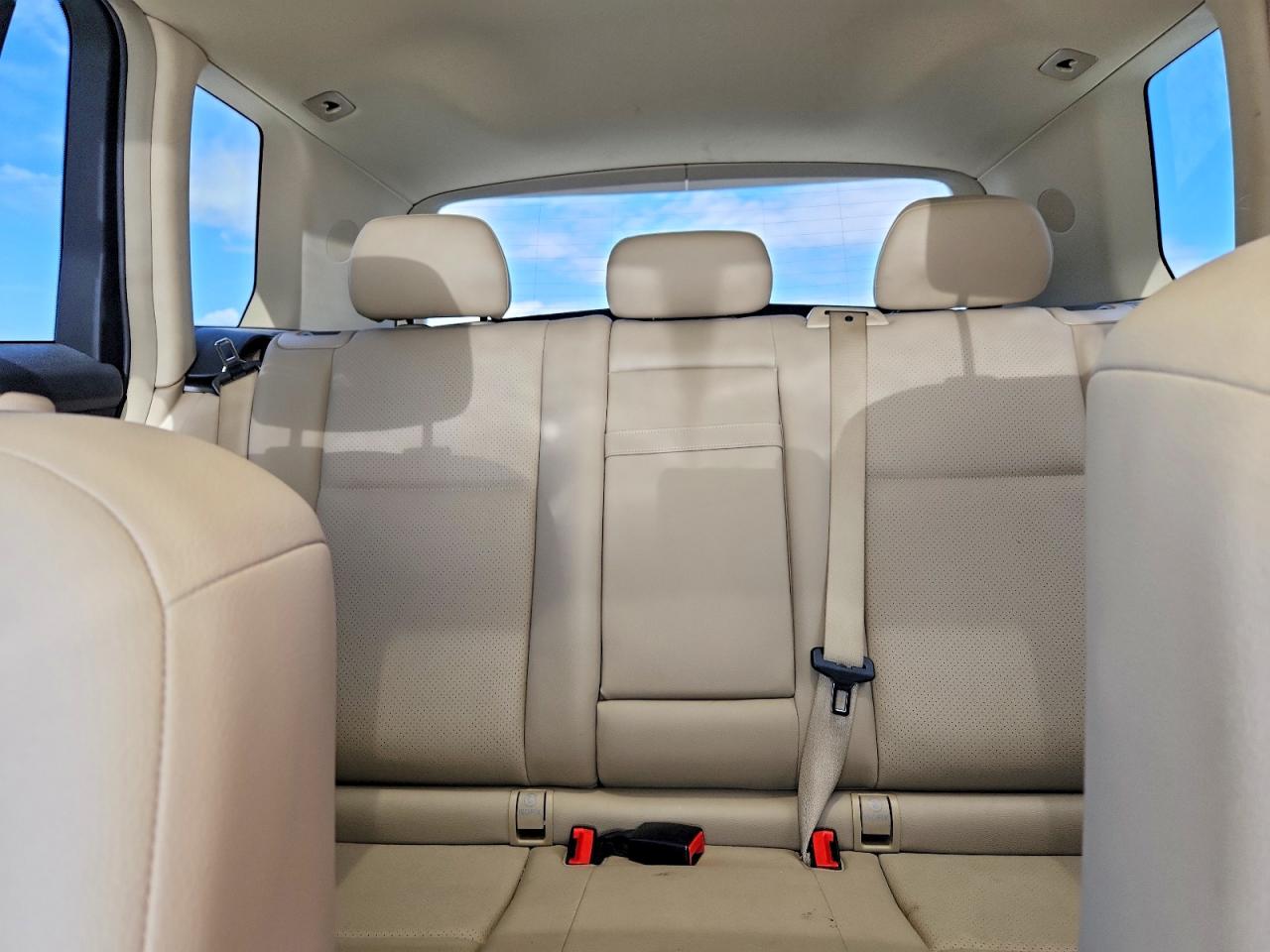 2010 Mercedes-benz Glk 350 4matic White vin: WDCGG8HB3AF475570