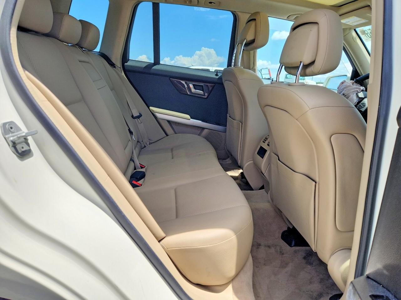 2010 Mercedes-benz Glk 350 4matic White vin: WDCGG8HB3AF475570