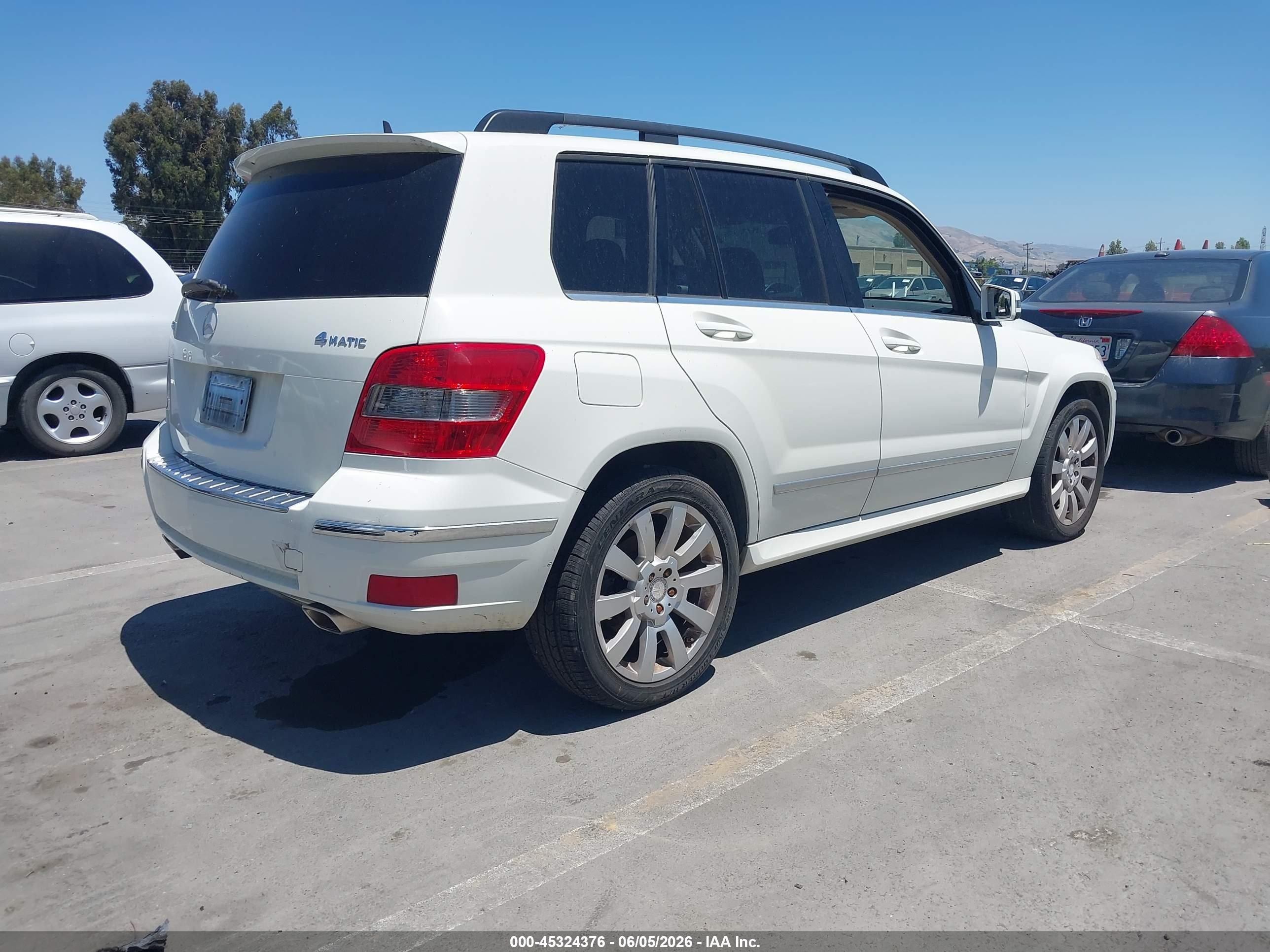 2011 Mercedes-benz Glk 350 4matic White vin: WDCGG8HB3BF602075