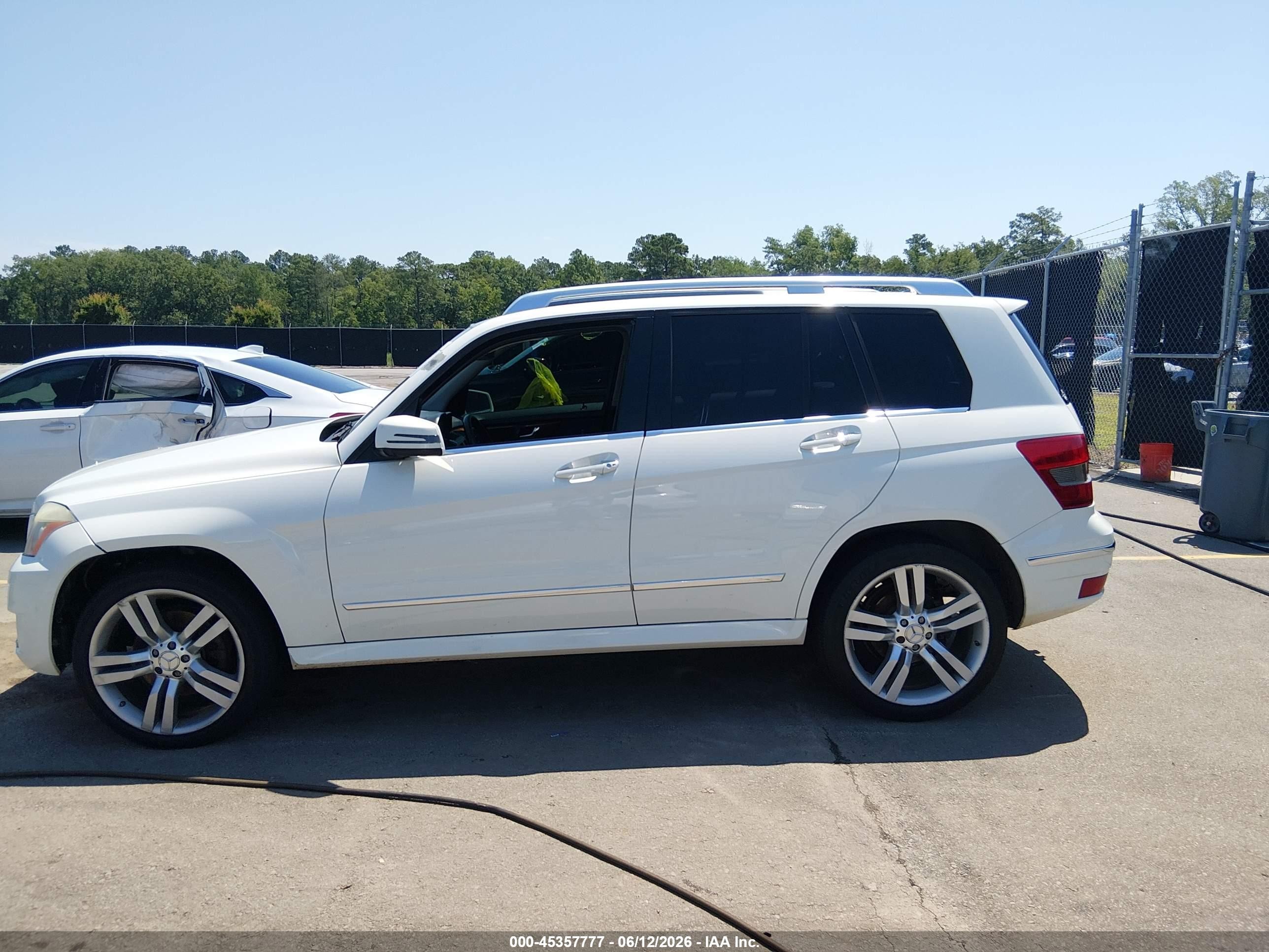 2012 Mercedes-benz Glk 350 4matic White vin: WDCGG8HB3CF888768