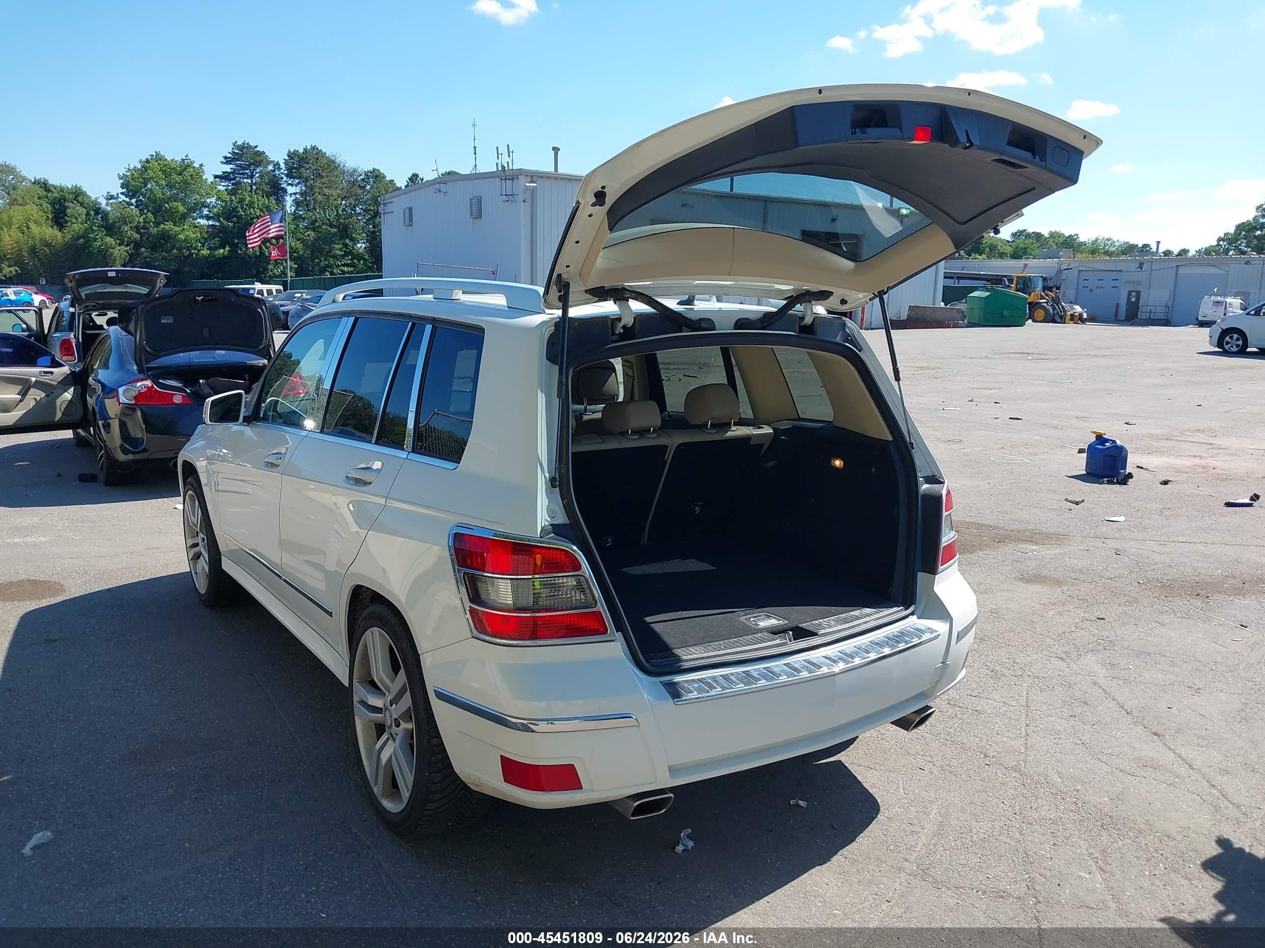 2012 Mercedes-benz Glk 350 4matic White vin: WDCGG8HB4CF887323