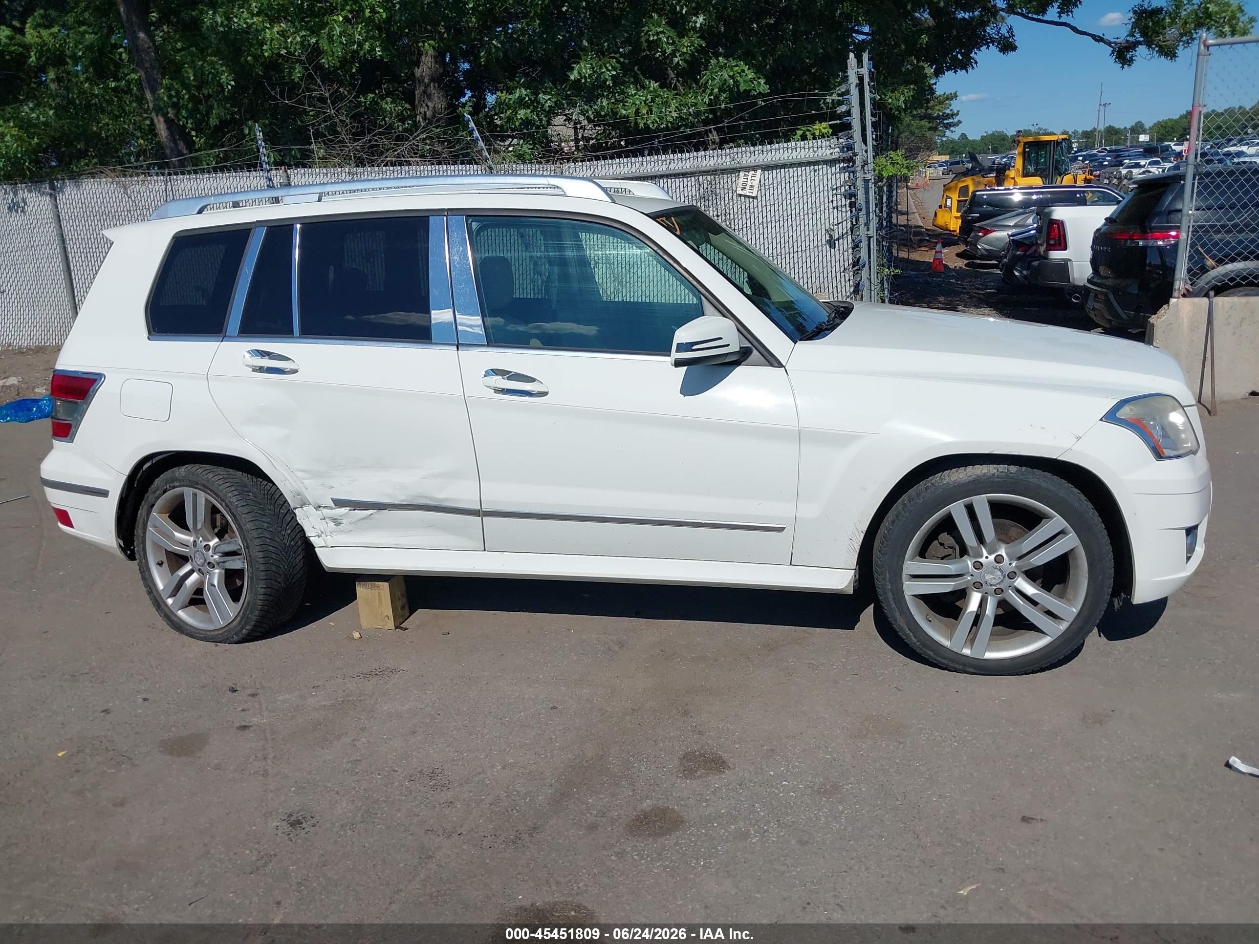 2012 Mercedes-benz Glk 350 4matic White vin: WDCGG8HB4CF887323