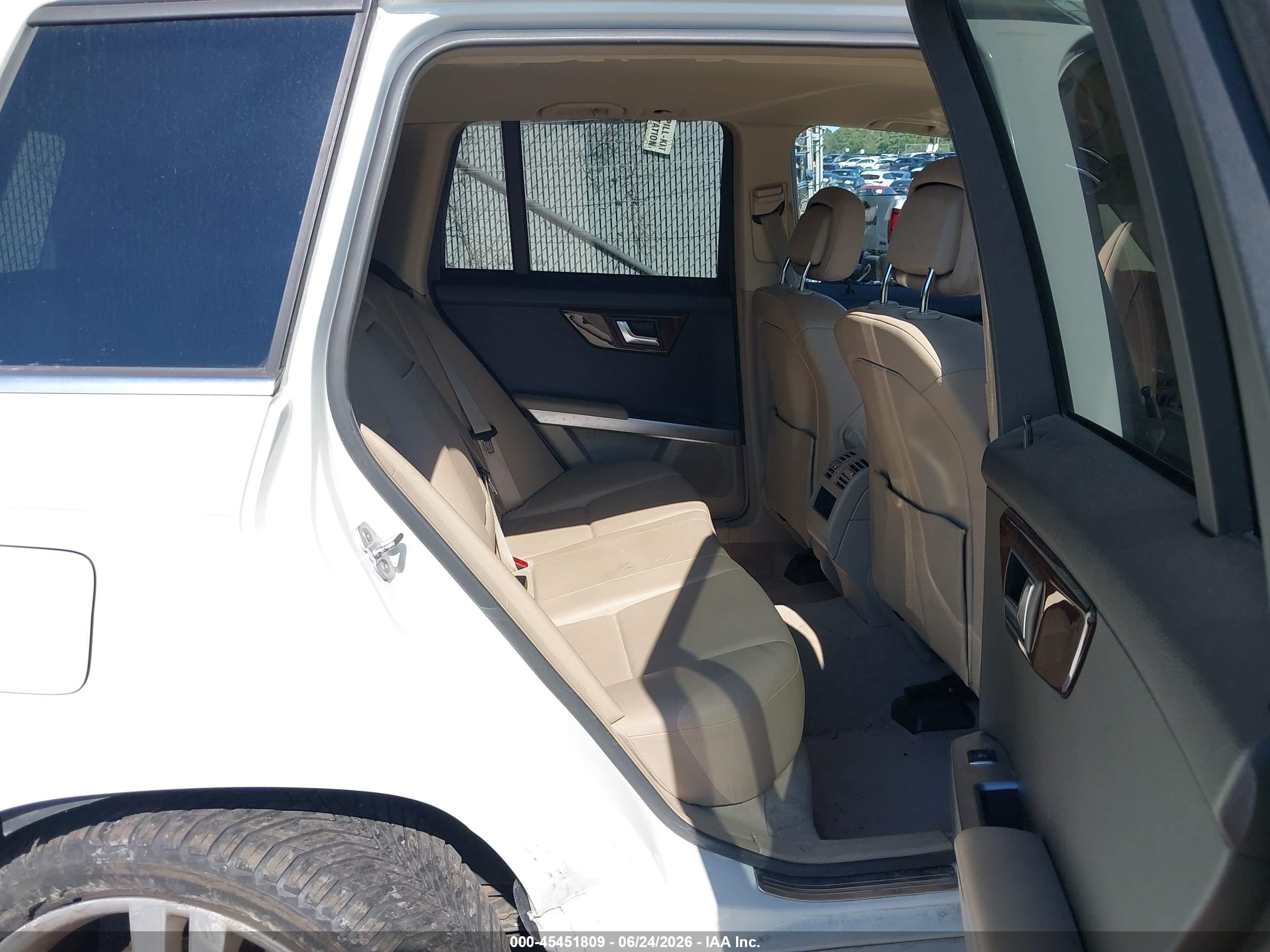 2012 Mercedes-benz Glk 350 4matic White vin: WDCGG8HB4CF887323