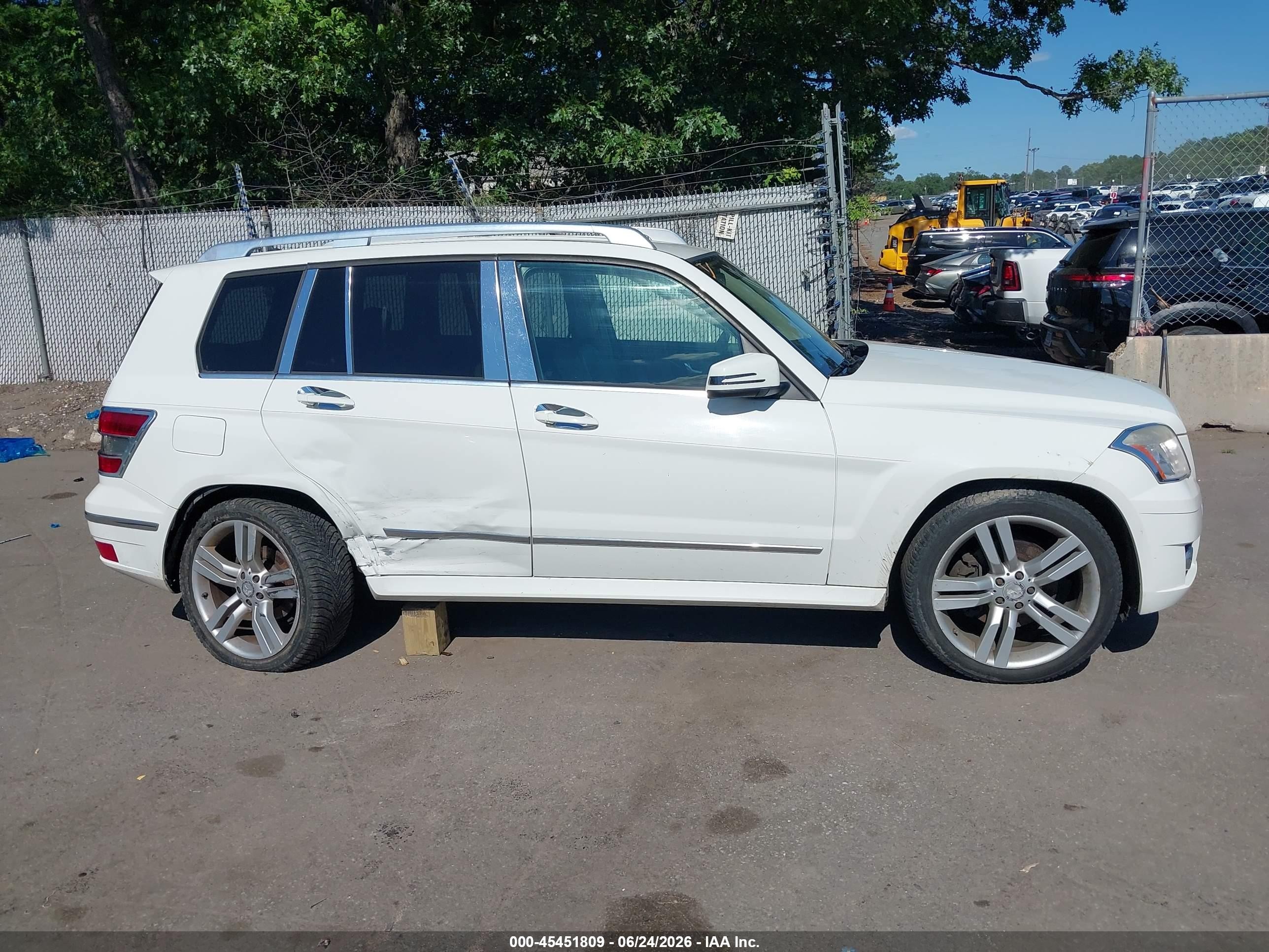 2012 Mercedes-benz Glk 350 4matic White vin: WDCGG8HB4CF887323