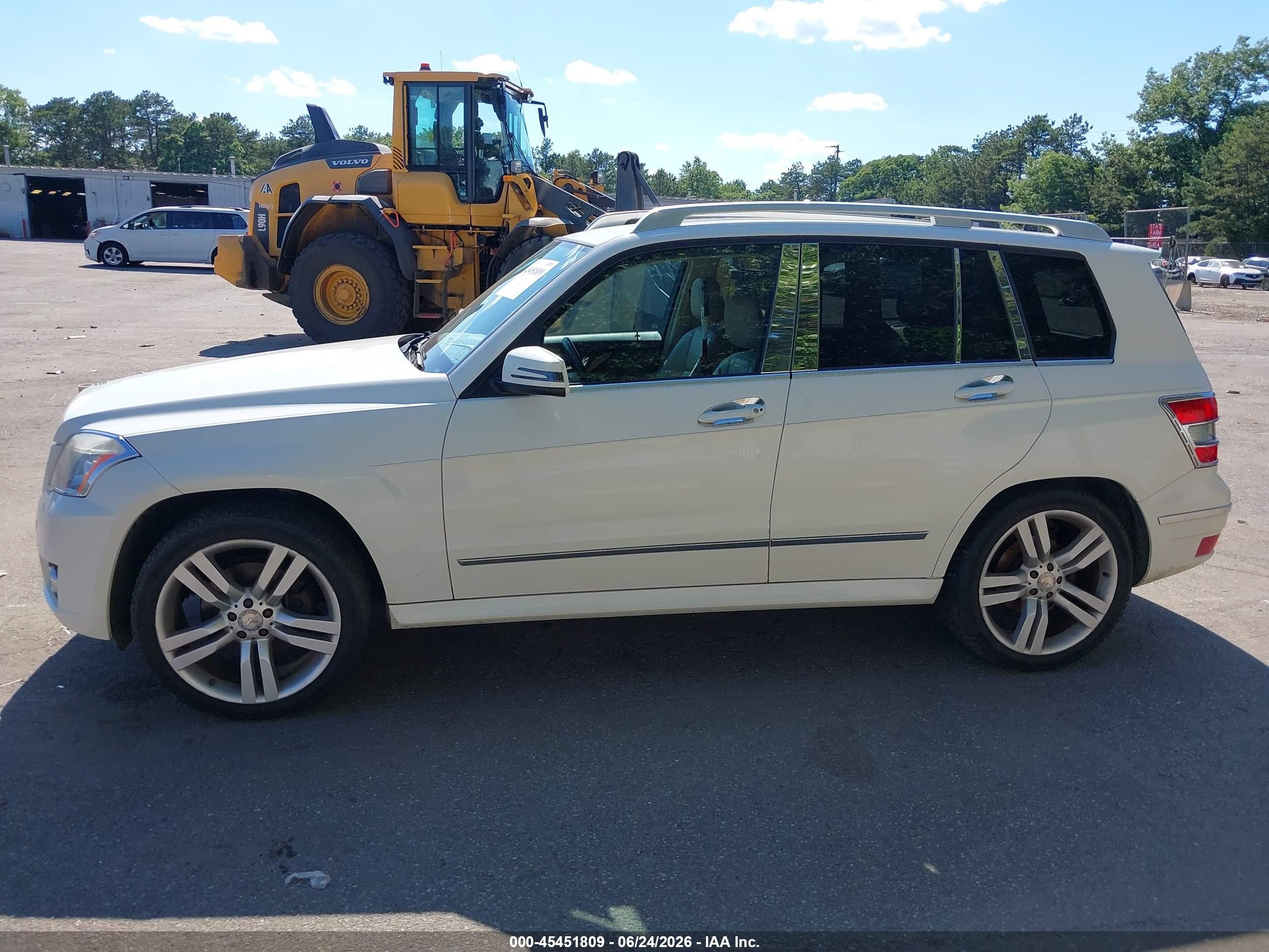 2012 Mercedes-benz Glk 350 4matic White vin: WDCGG8HB4CF887323