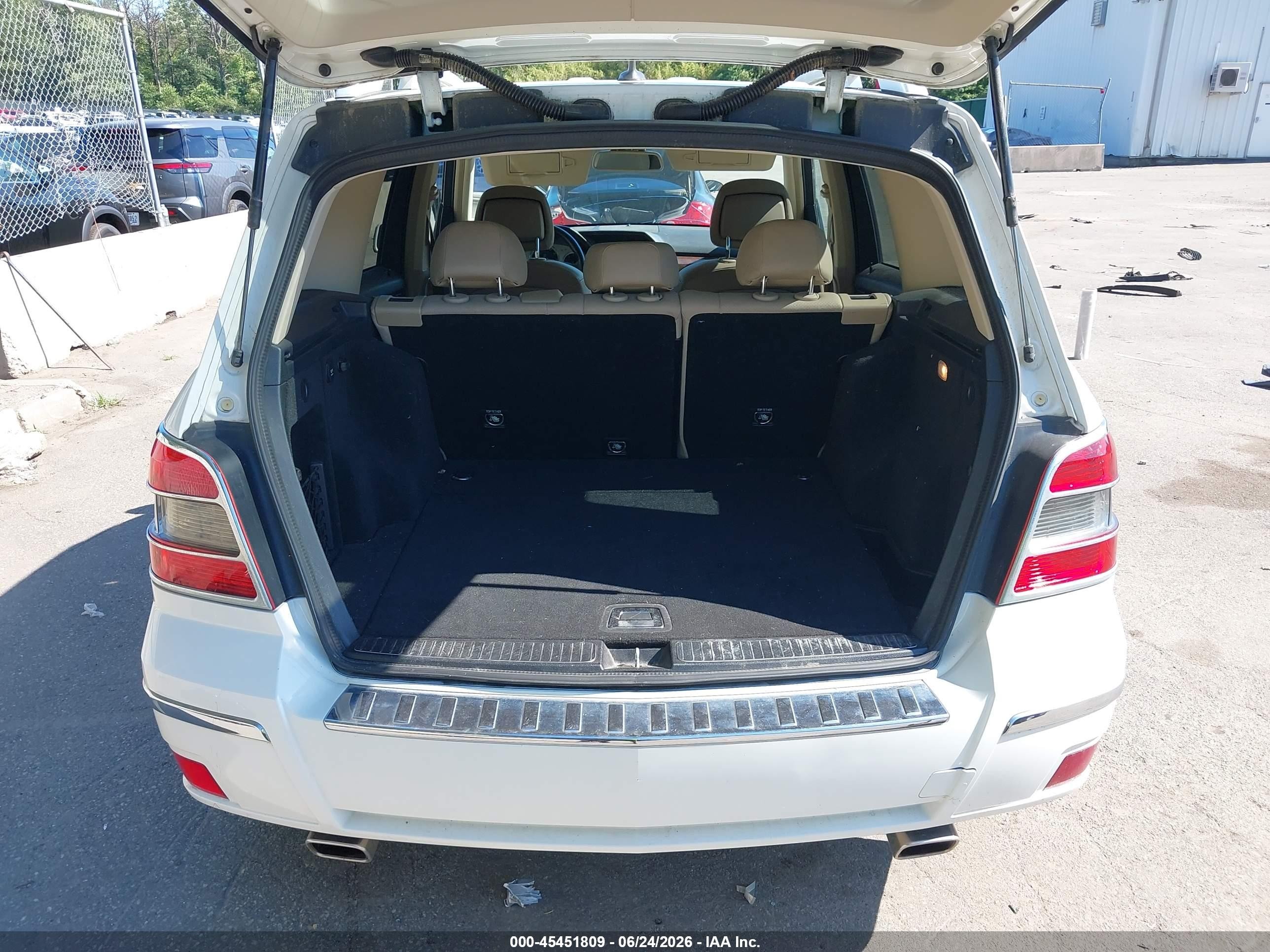 2012 Mercedes-benz Glk 350 4matic White vin: WDCGG8HB4CF887323