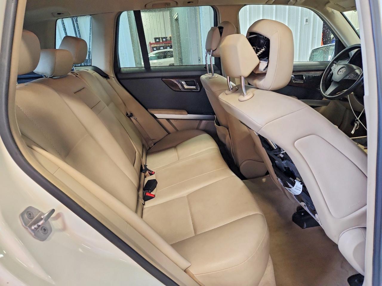 2011 Mercedes-benz Glk 350 4matic White vin: WDCGG8HB5BF602210