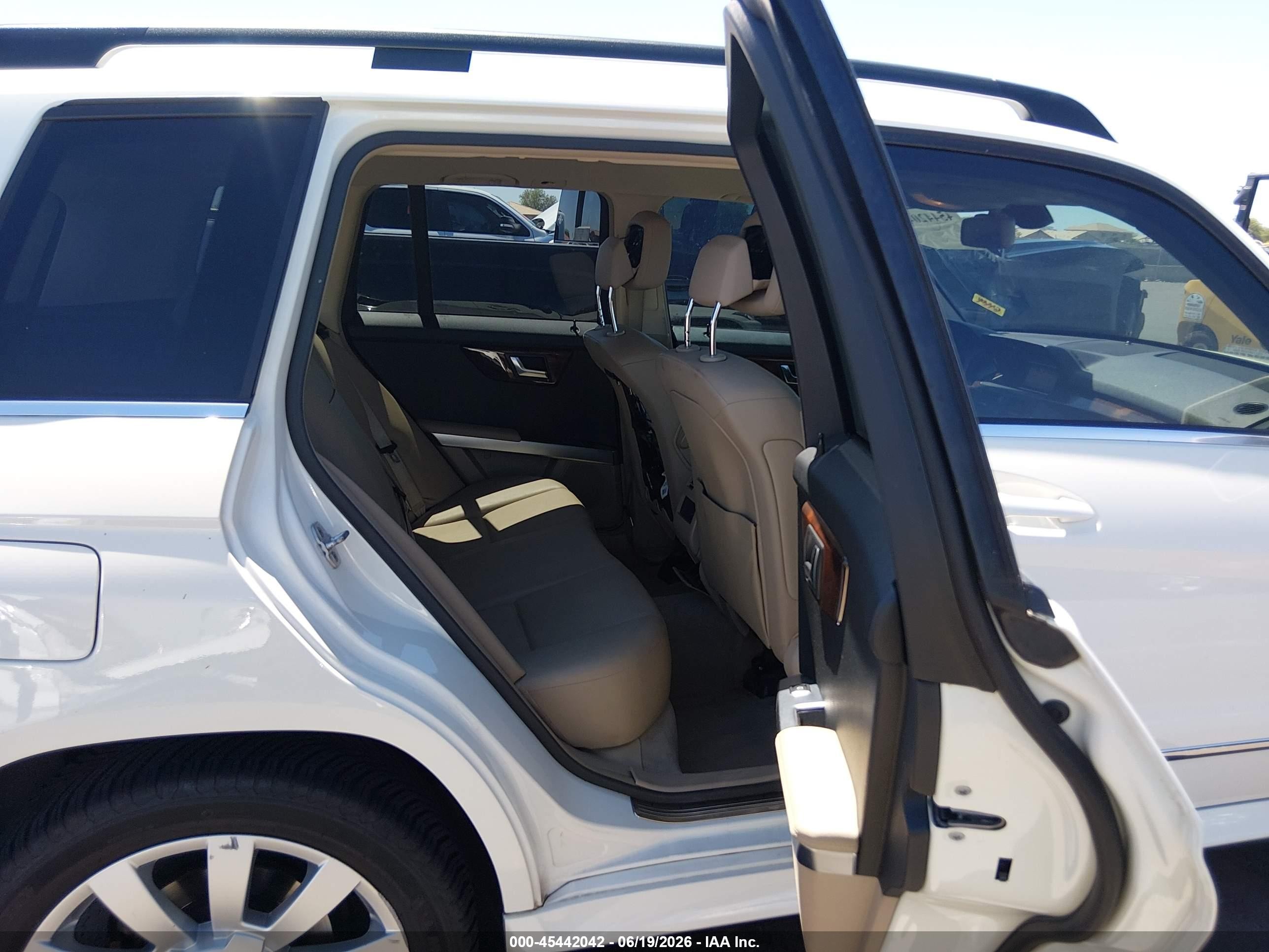 2012 Mercedes-benz Glk 350 4matic White vin: WDCGG8HB6CF877019