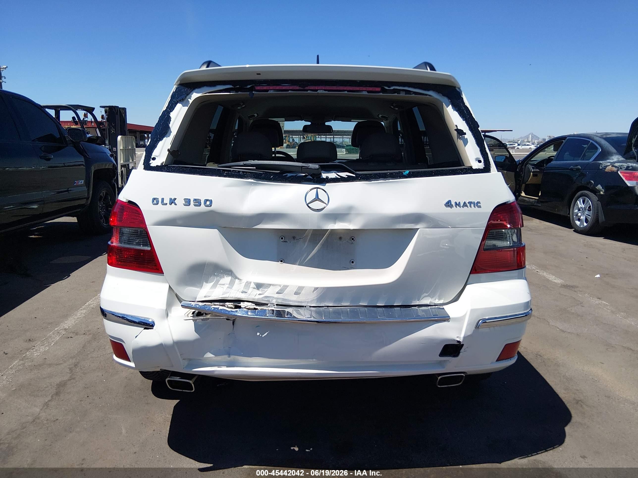 2012 Mercedes-benz Glk 350 4matic White vin: WDCGG8HB6CF877019