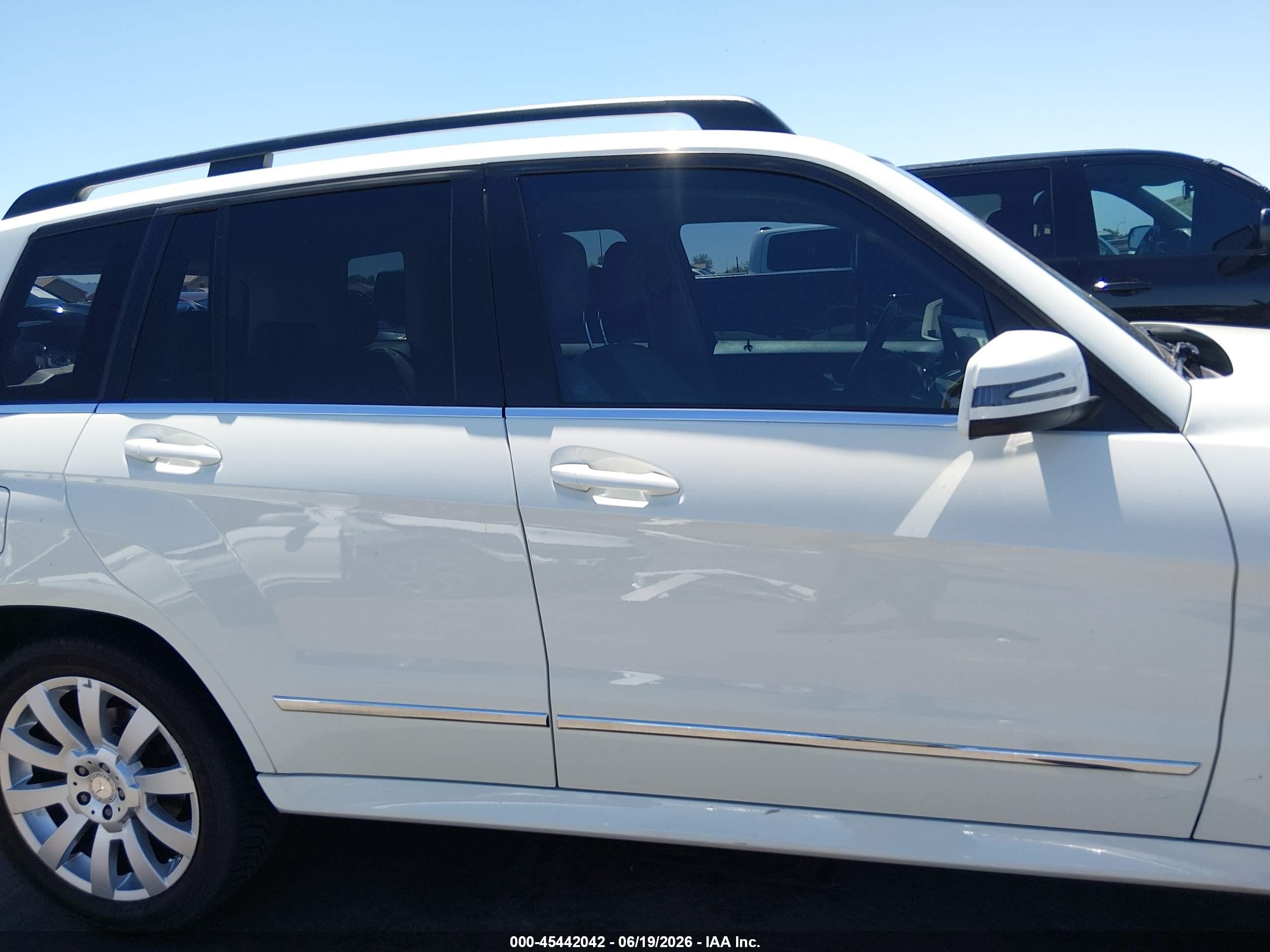 2012 Mercedes-benz Glk 350 4matic White vin: WDCGG8HB6CF877019