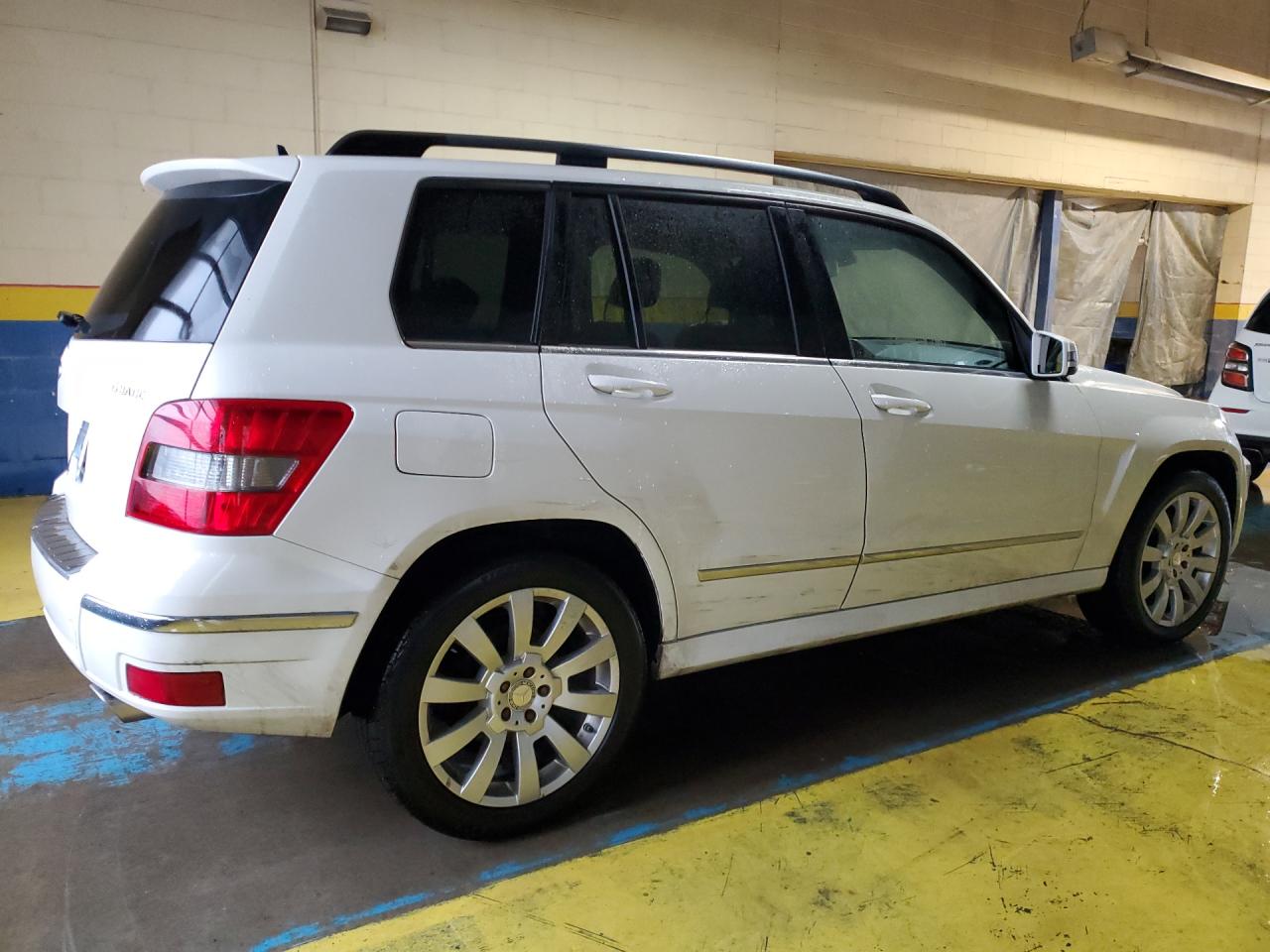 2012 Mercedes-benz Glk 350 4matic White vin: WDCGG8HB7CF922968 Damage: Right Qtr Panel, Multiple Scratches Light, 4