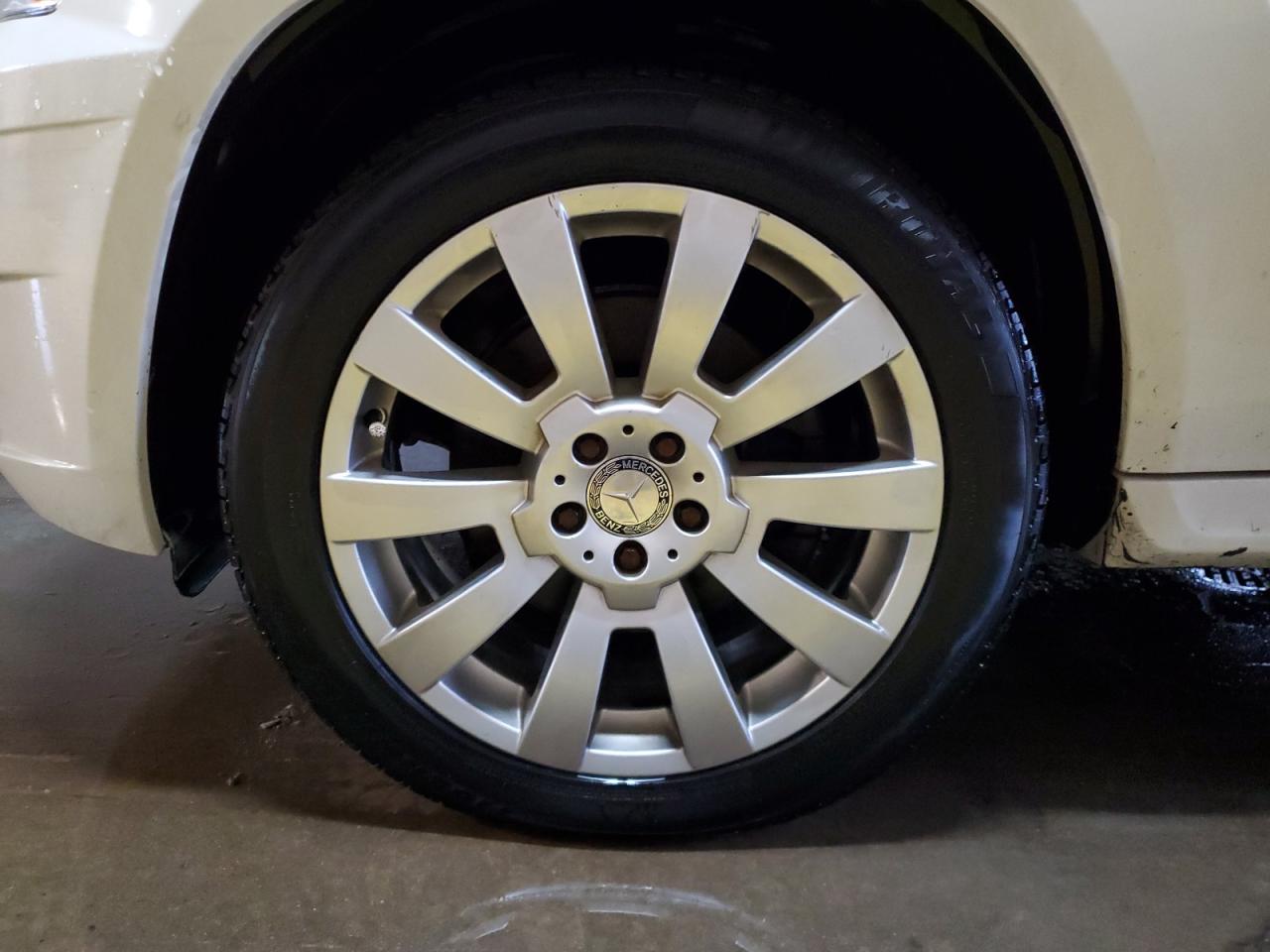 2012 Mercedes-benz Glk 350 4matic White vin: WDCGG8HB7CF922968 Damage: Left Front Wheel, Curb Rash, 1 To 2 Inches