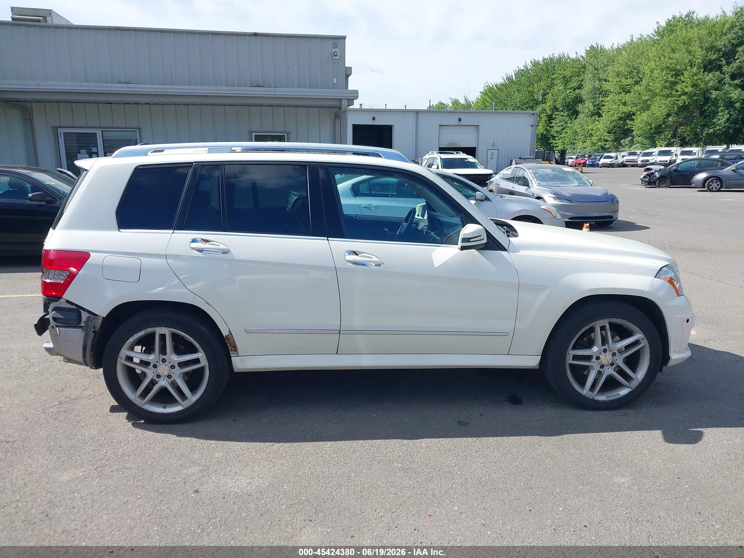 2011 Mercedes-benz Glk 350 4matic White vin: WDCGG8HBXBF569883