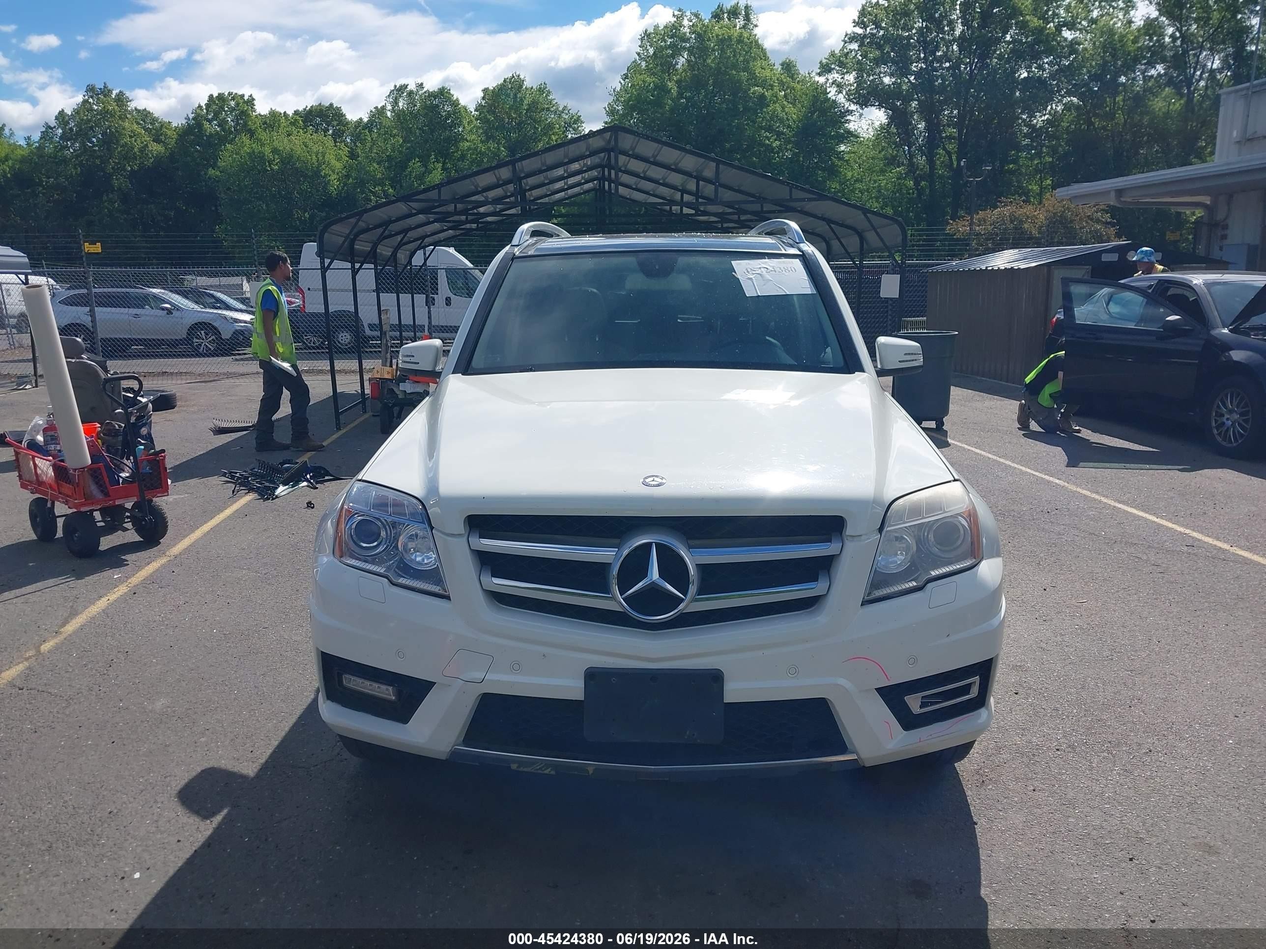 2011 Mercedes-benz Glk 350 4matic White vin: WDCGG8HBXBF569883